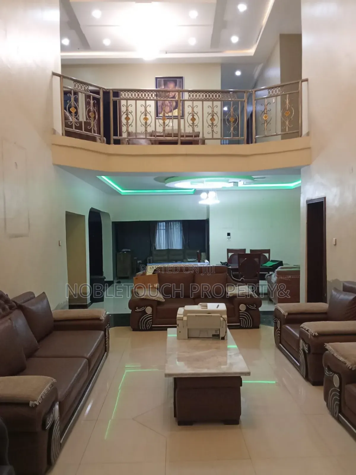 8bdrm Duplex in Diamond Estate for sale