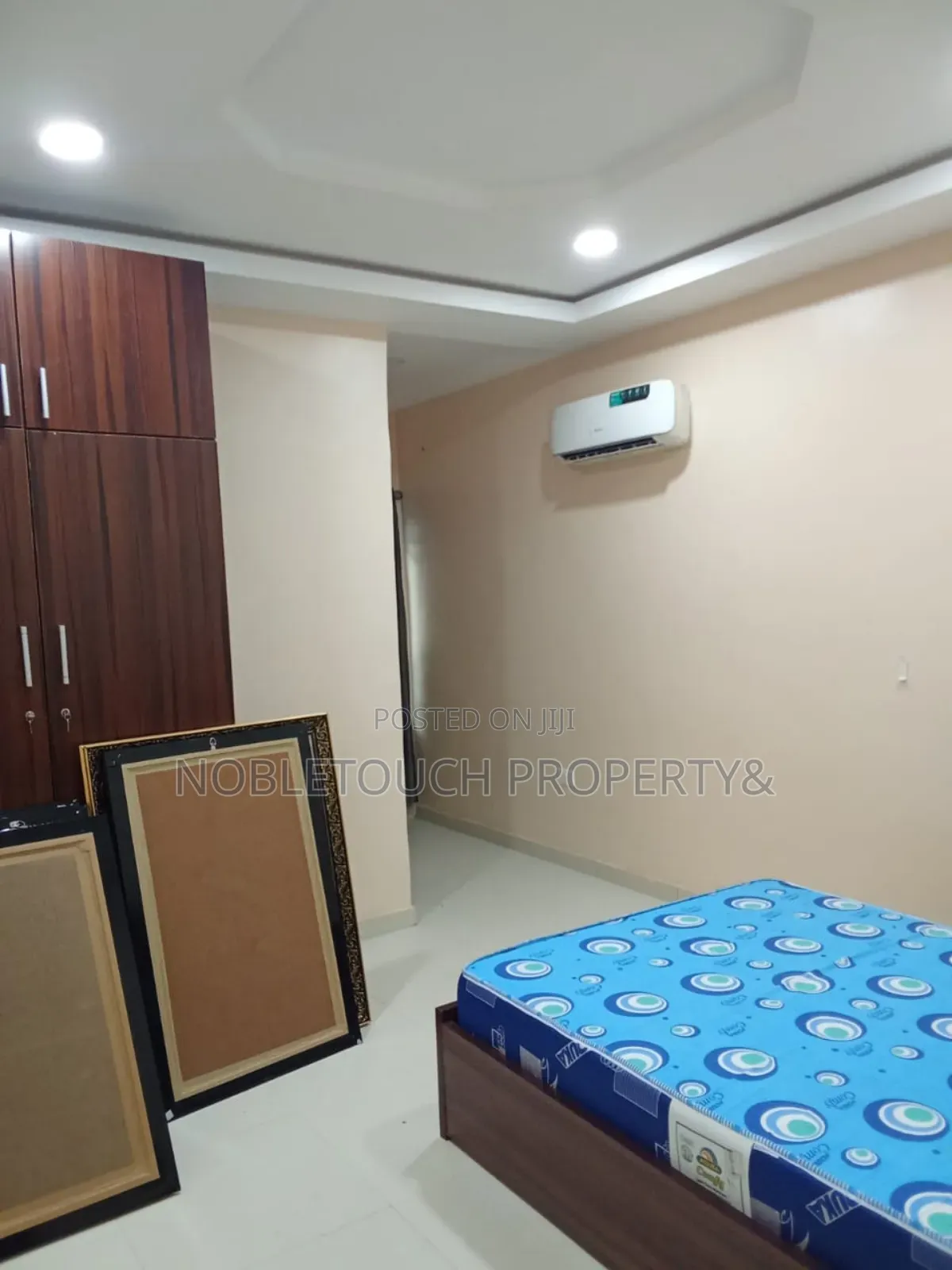 8bdrm Duplex in Diamond Estate for sale