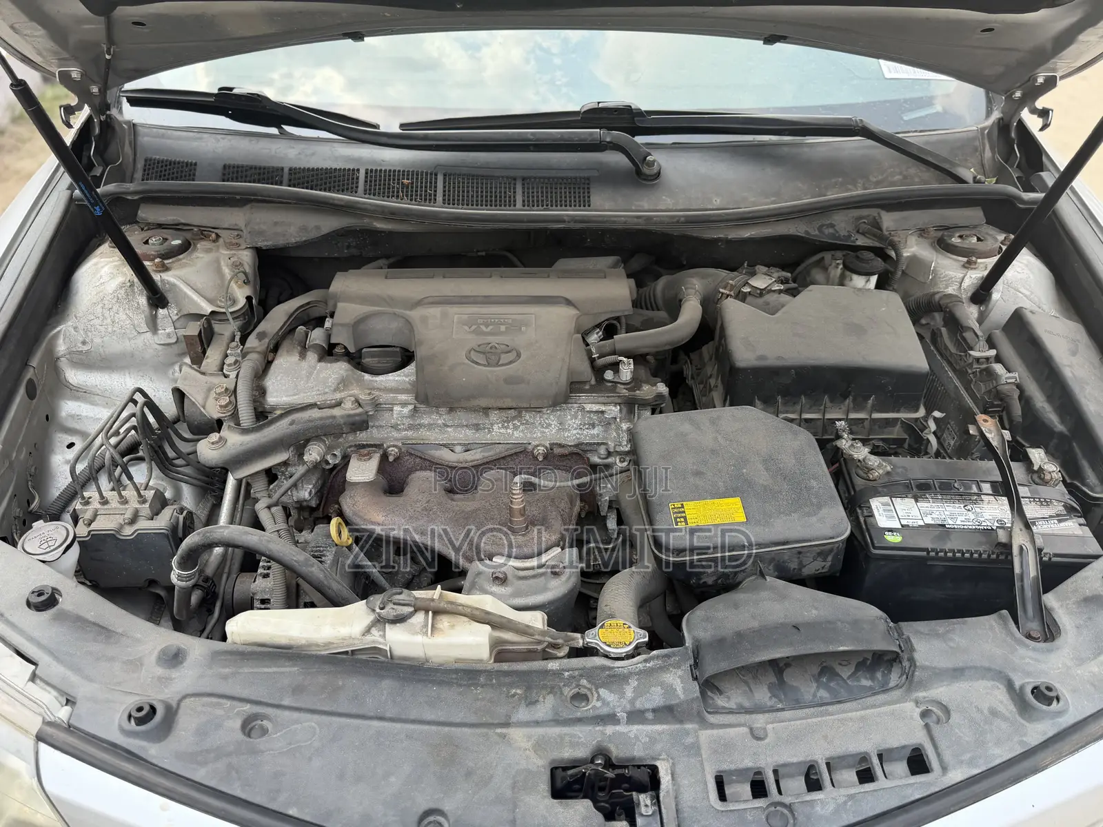 Toyota Camry LE 4dr Sedan (2.5L 4cyl 6A) 2013 Silver