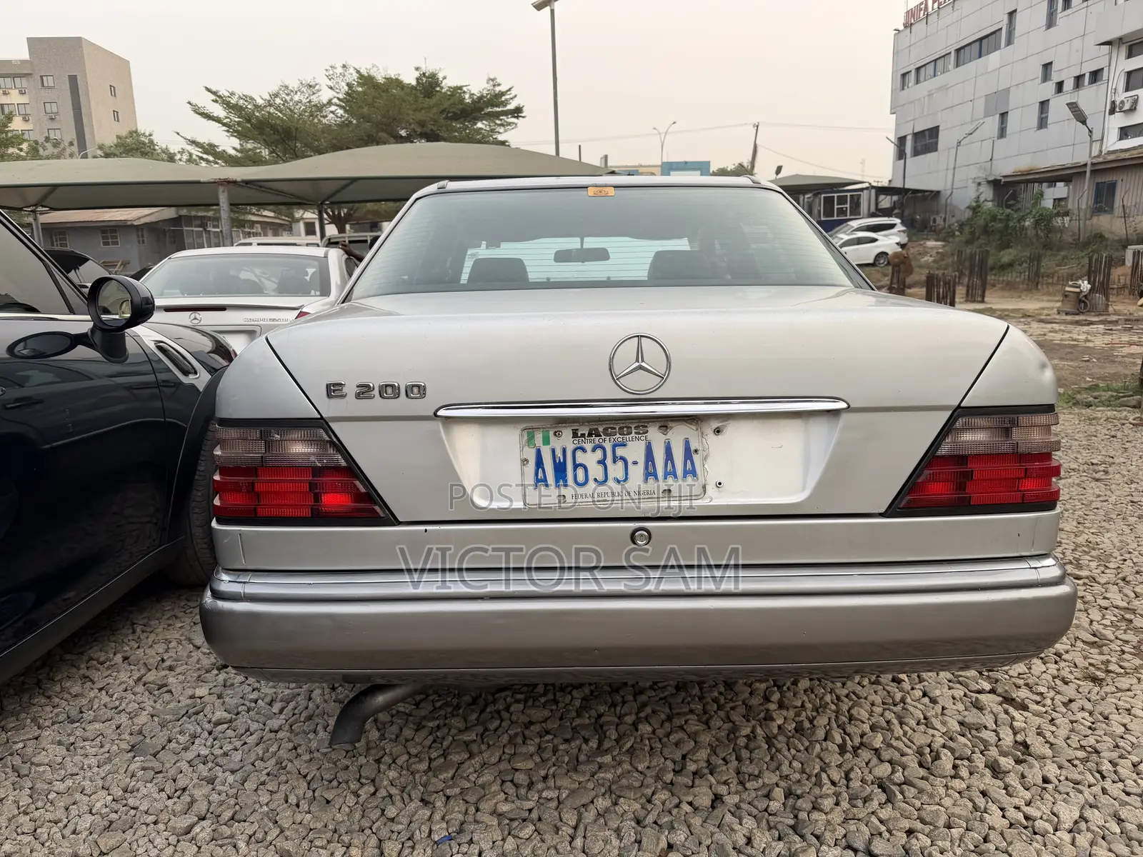 Mercedes-Benz E200 1995 Silver