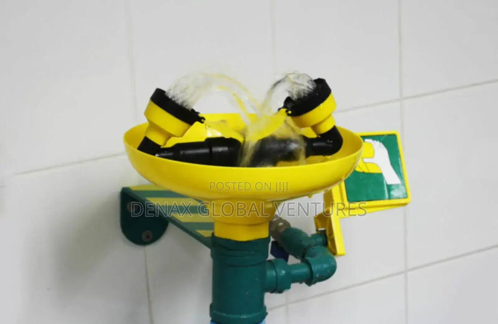 Wall Mounted Eyewash Station