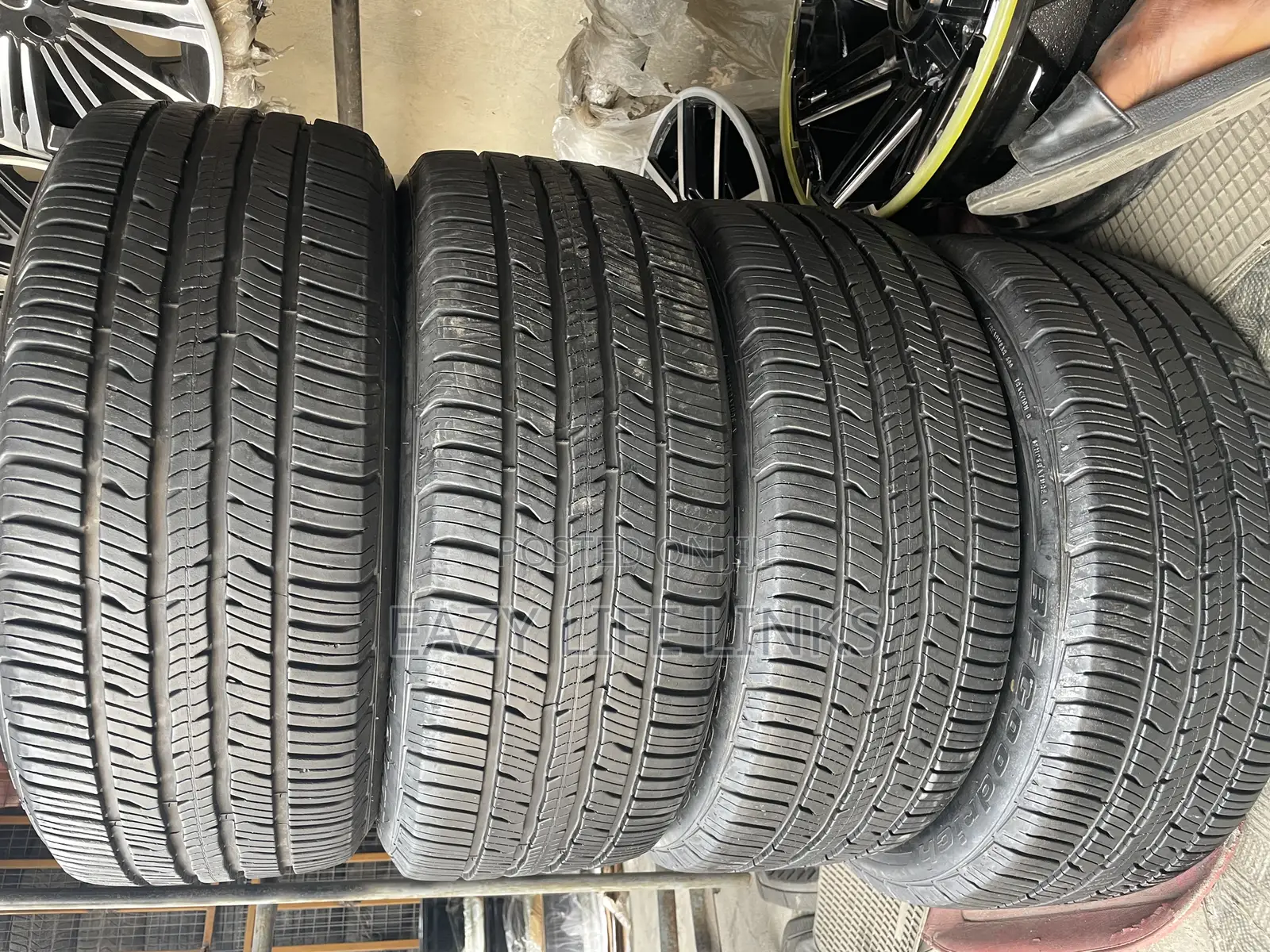 255/50r19 Tokunbo Tires