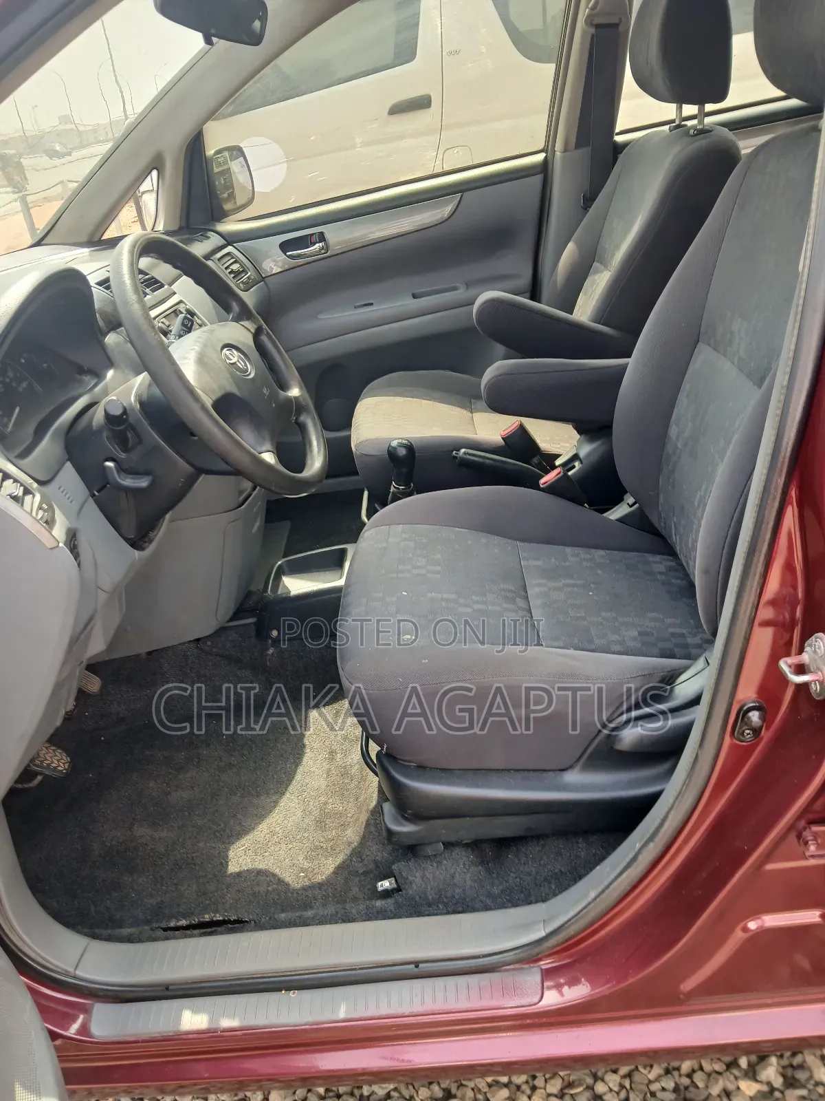Toyota Avensis 2005 Red