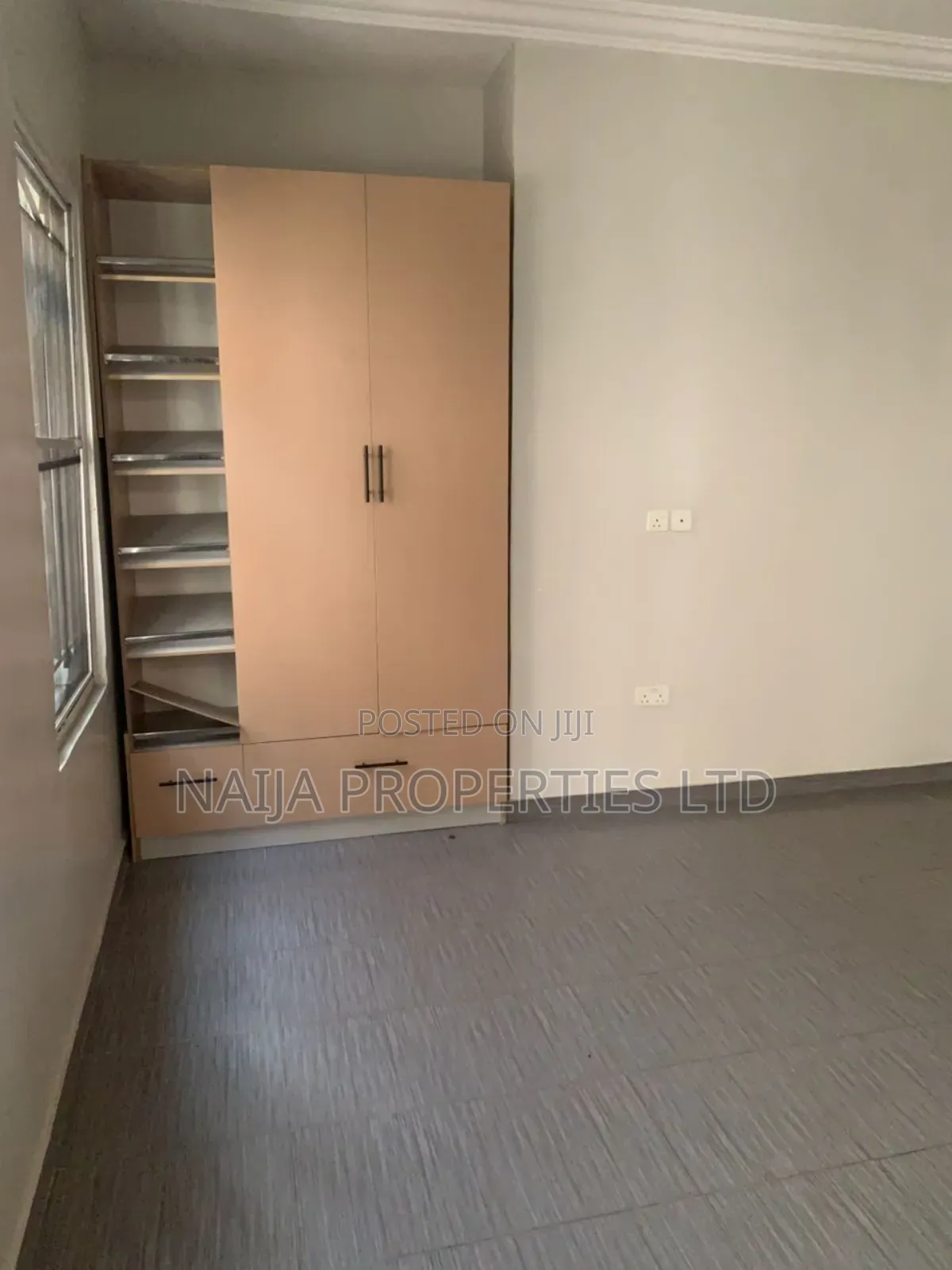 5bdrm Duplex in Idado for sale