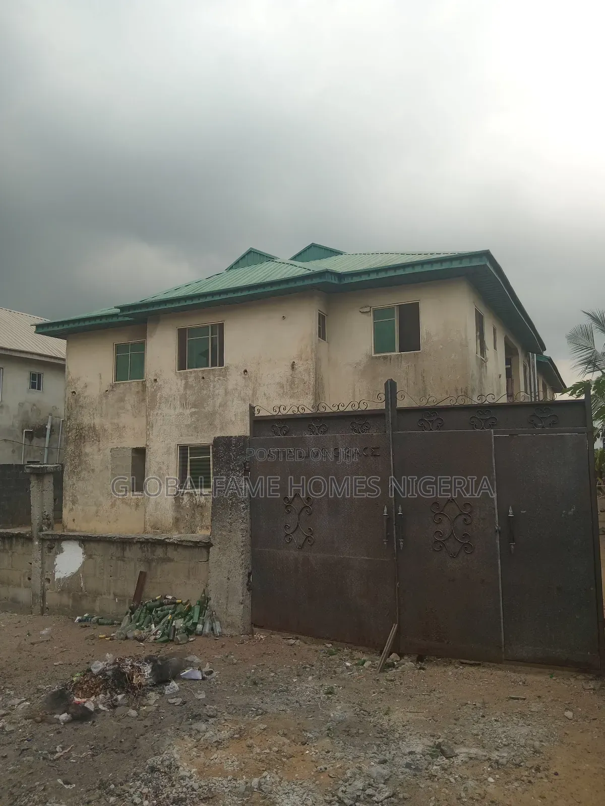 16bdrm Block of Flats in Igbojia Malete, Bogije for sale