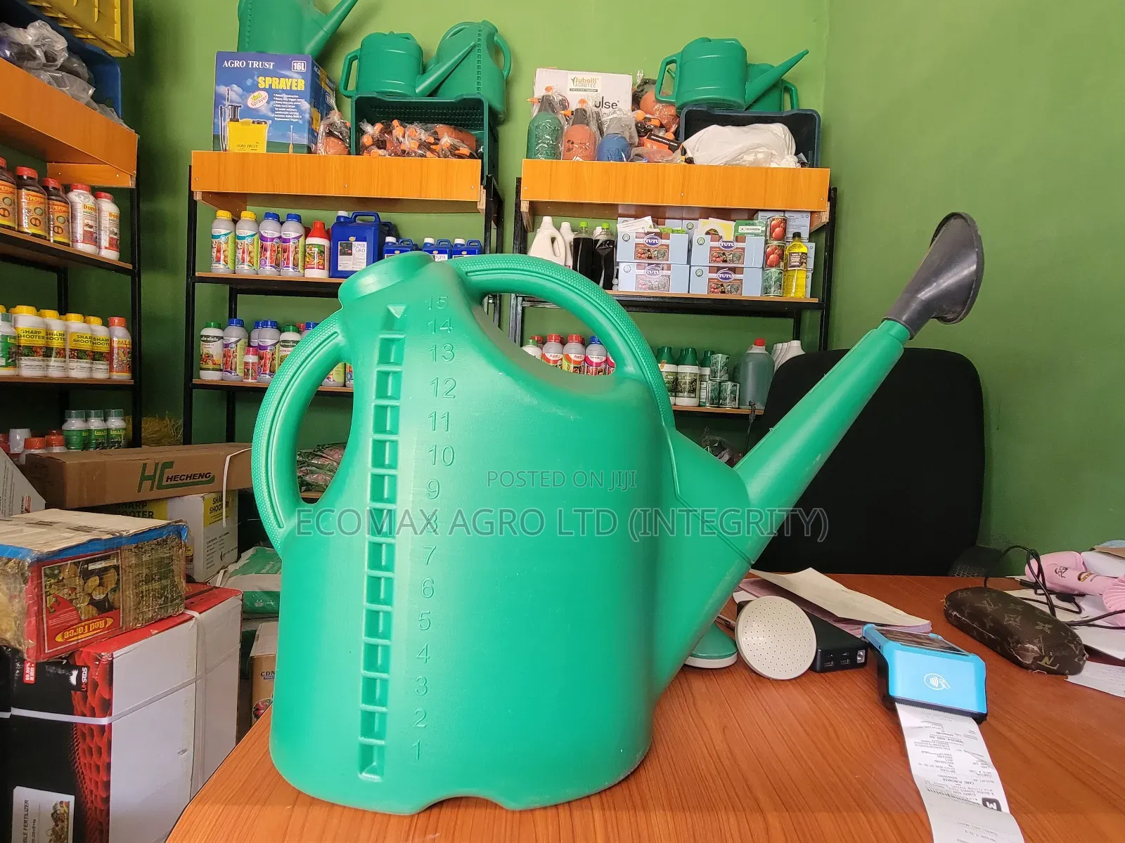 Watering Can - Durable Plastic Watering Can for Spraying 10l and 16l