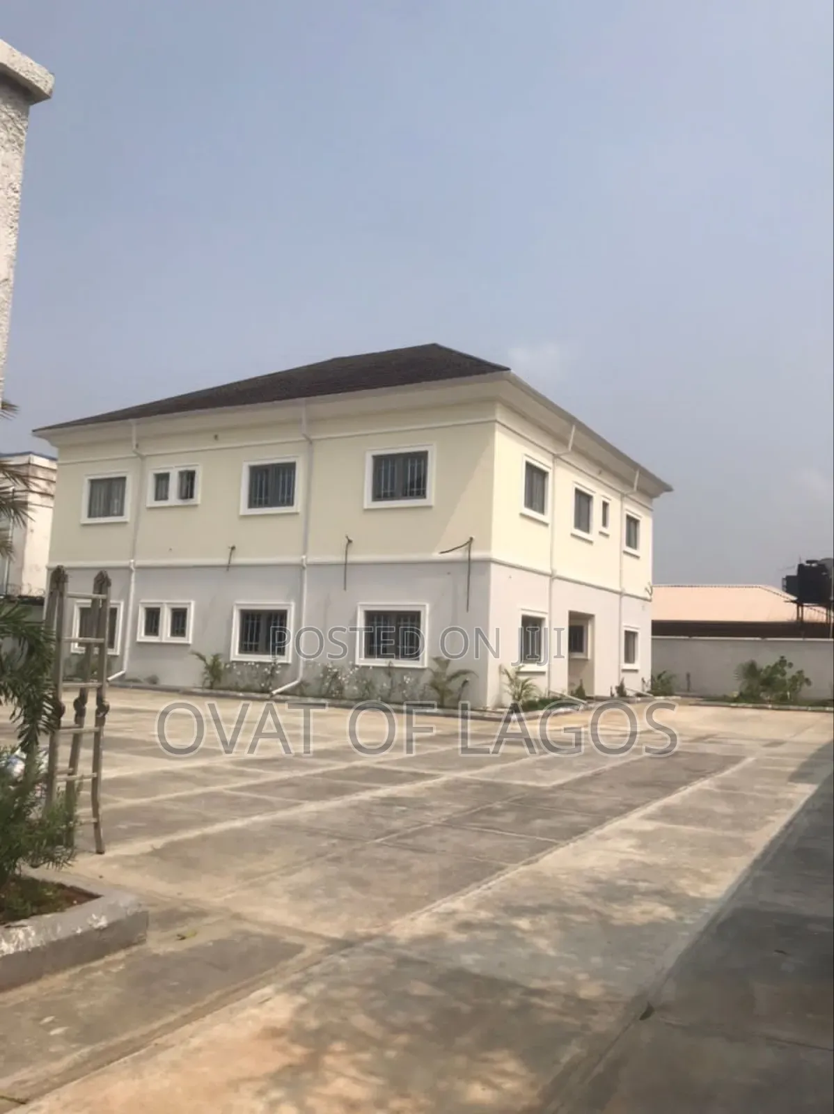 3bdrm Apartment in Lekki Phase 1 for rent