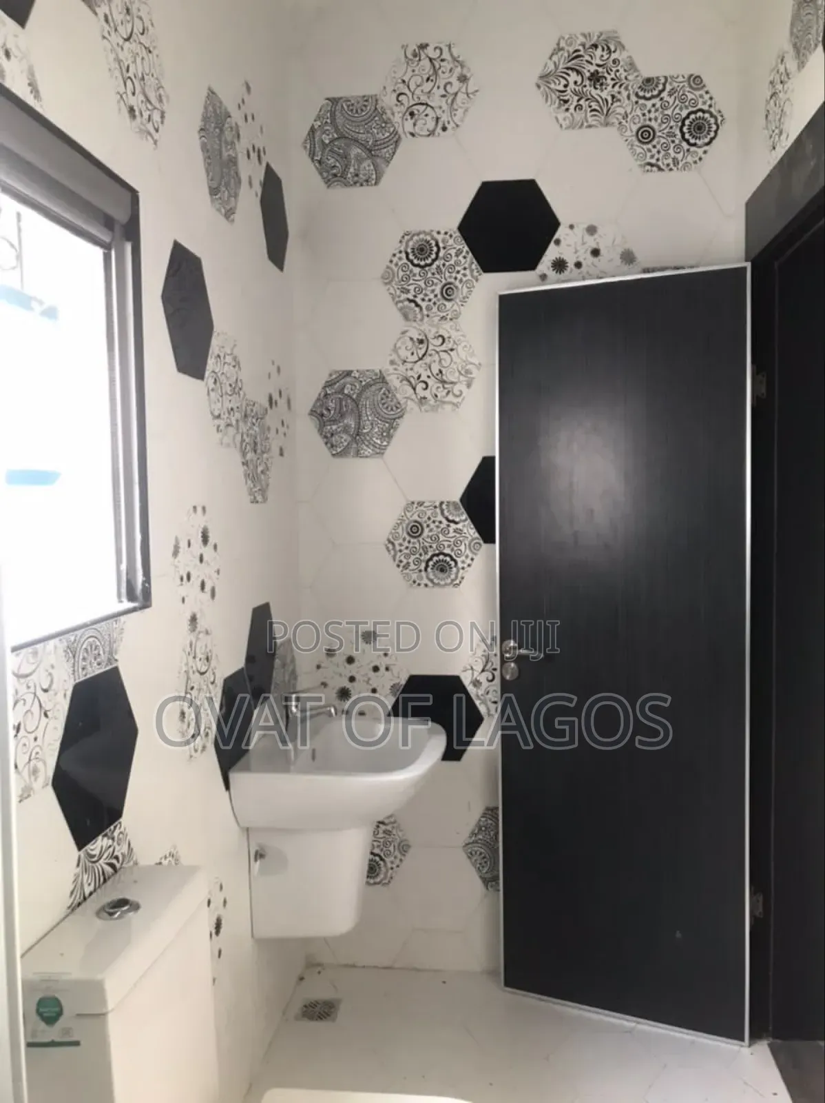 3bdrm Apartment in Lekki Phase 1 for rent