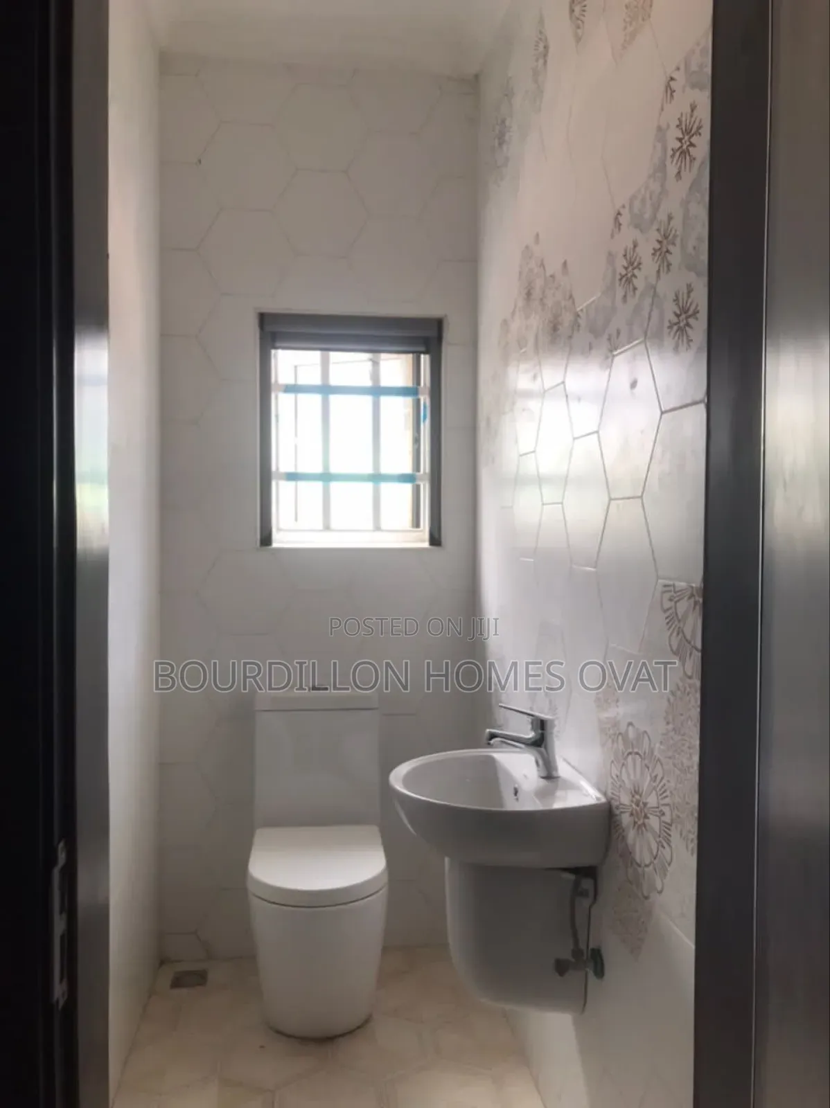 3bdrm Apartment in Lekki Phase 1 for rent