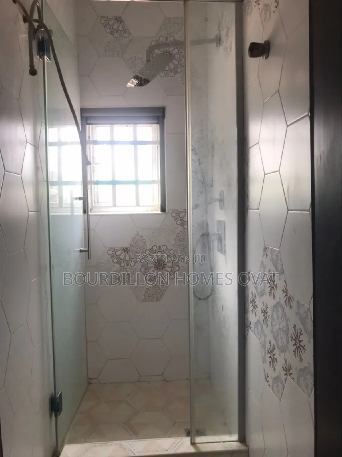 3bdrm Apartment in Lekki Phase 1 for rent