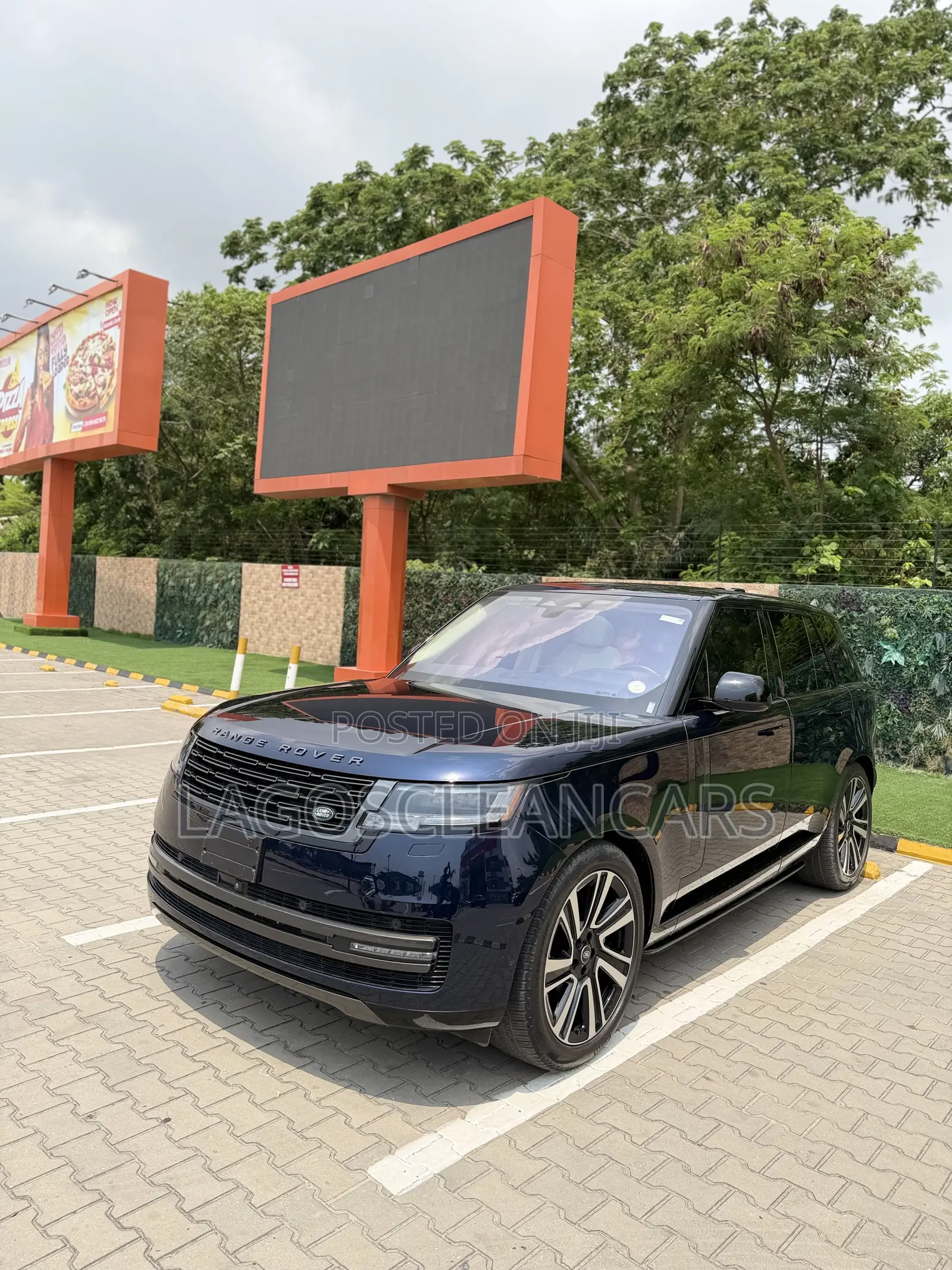 Land Rover Range Rover Vogue 2023 Blue