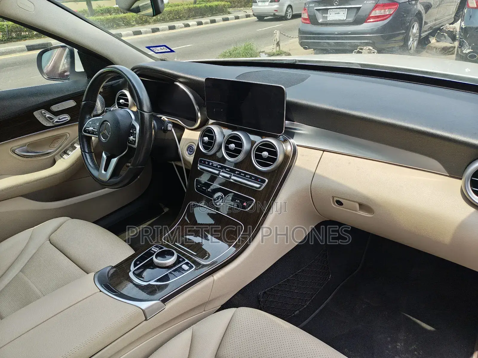 Mercedes-Benz C300 2021 White