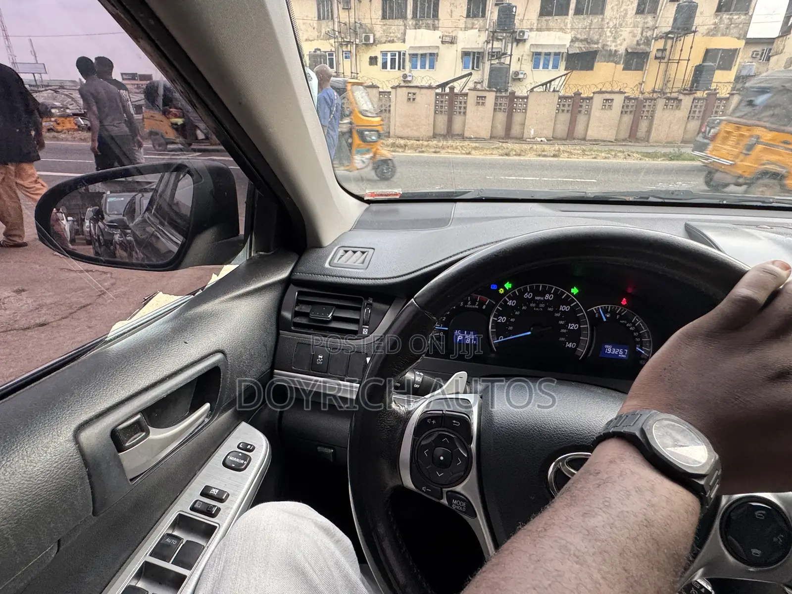 Toyota Camry SE 4dr Sedan (2.5L 4cyl 6A) 2013 Gray