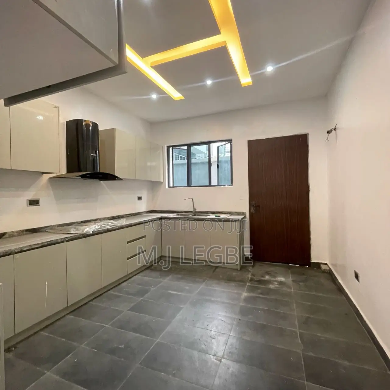 5bdrm Duplex in Ikate, Lekki for sale