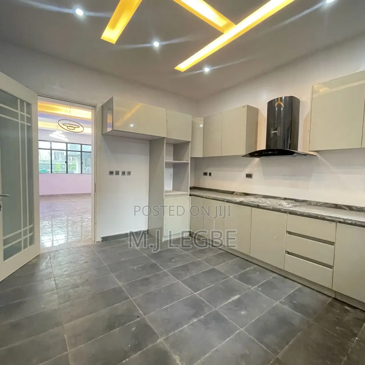5bdrm Duplex in Ikate, Lekki for sale