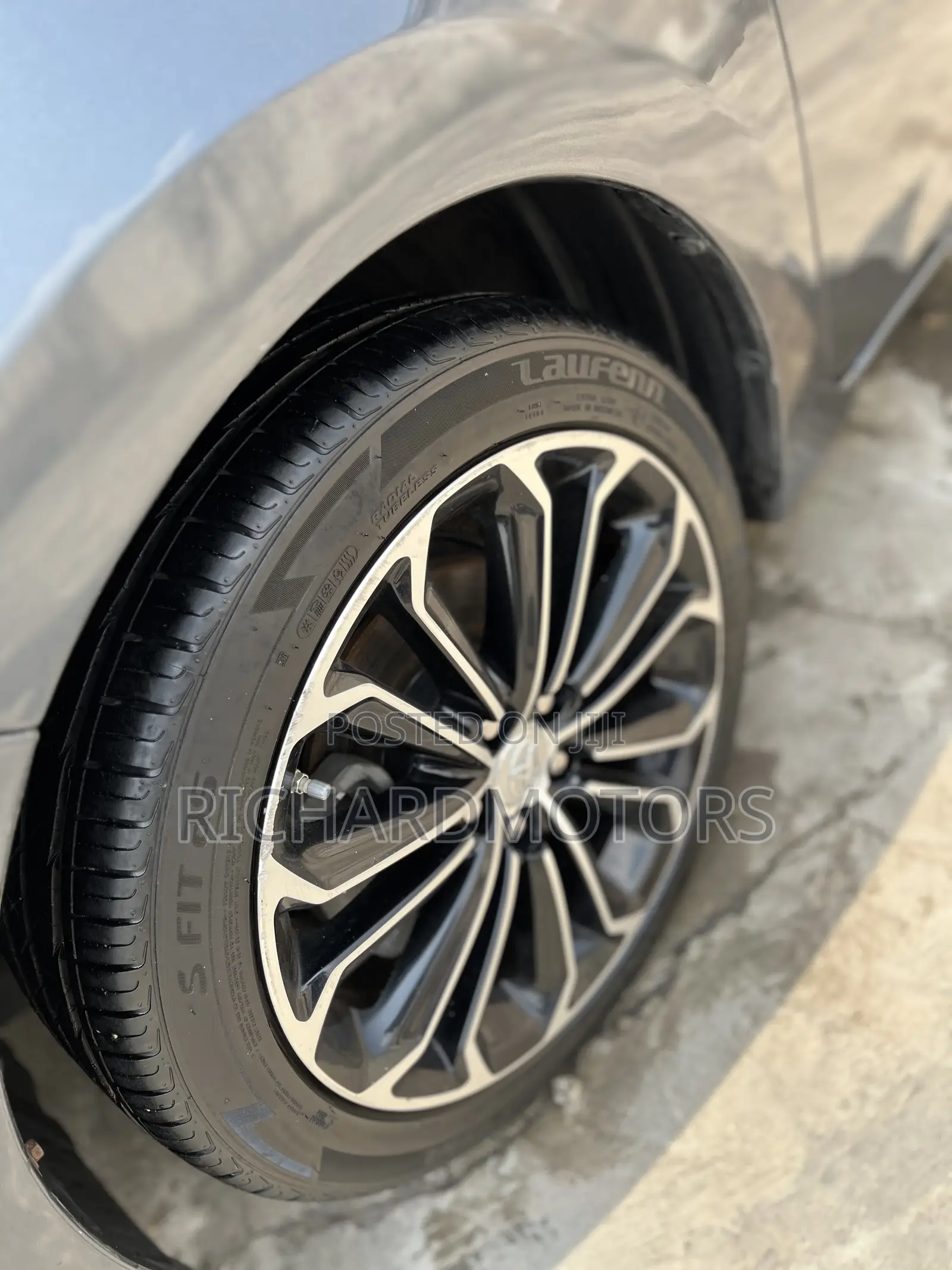 Toyota Corolla S w/Special Edition Pkg (1.8L 4cyl CVT) 2016 Beige