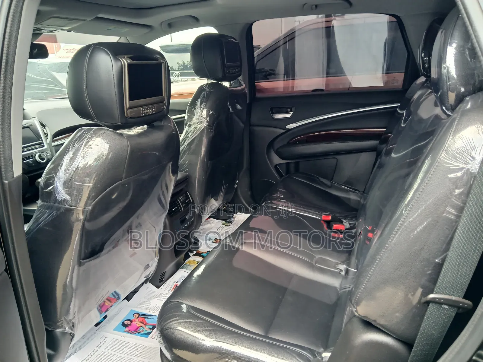Acura MDX Advance and Entertainment Packages 4dr SUV (3.5L 6cyl 6A)