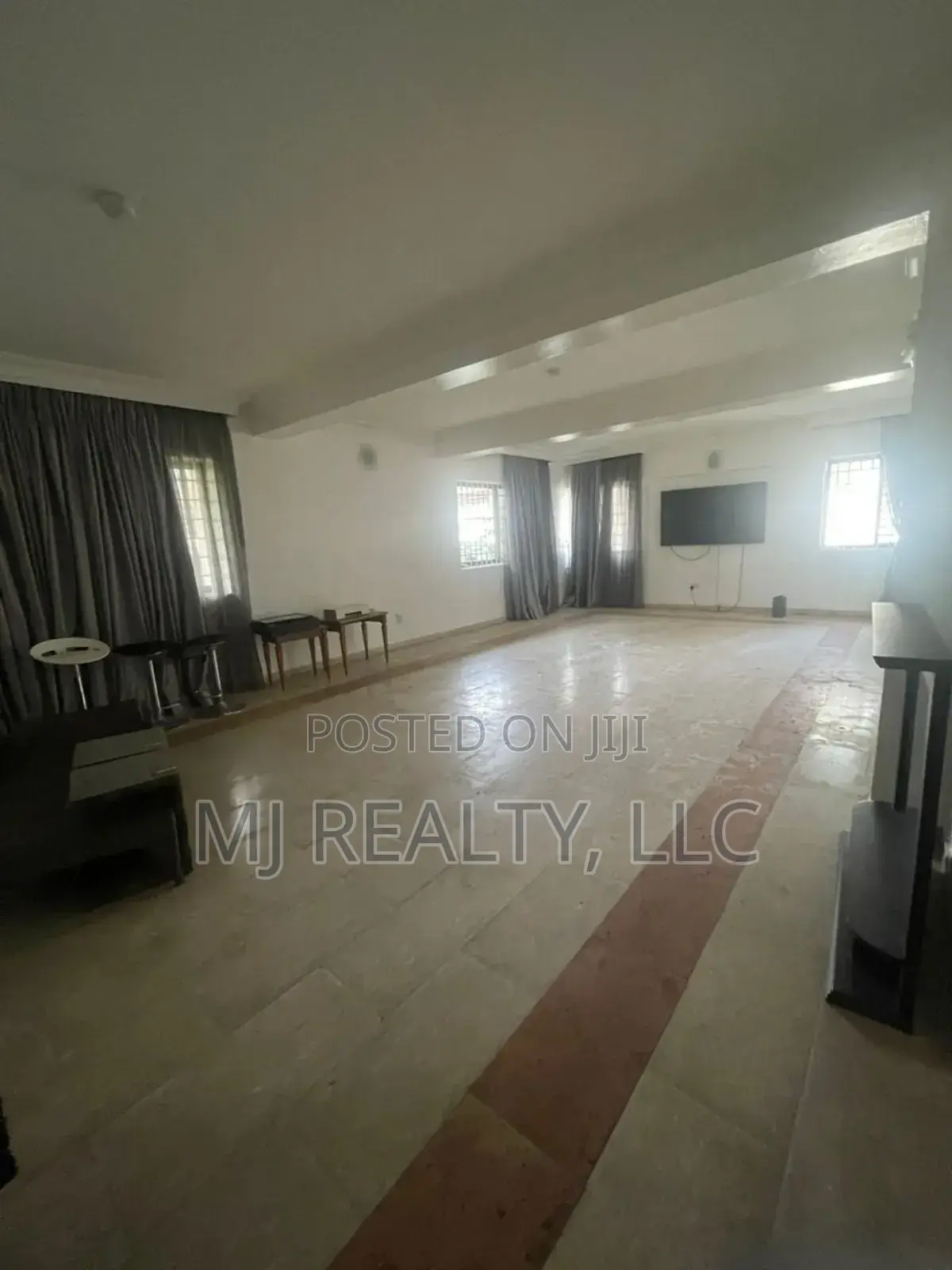 6bdrm Duplex in Parkview Estate for rent