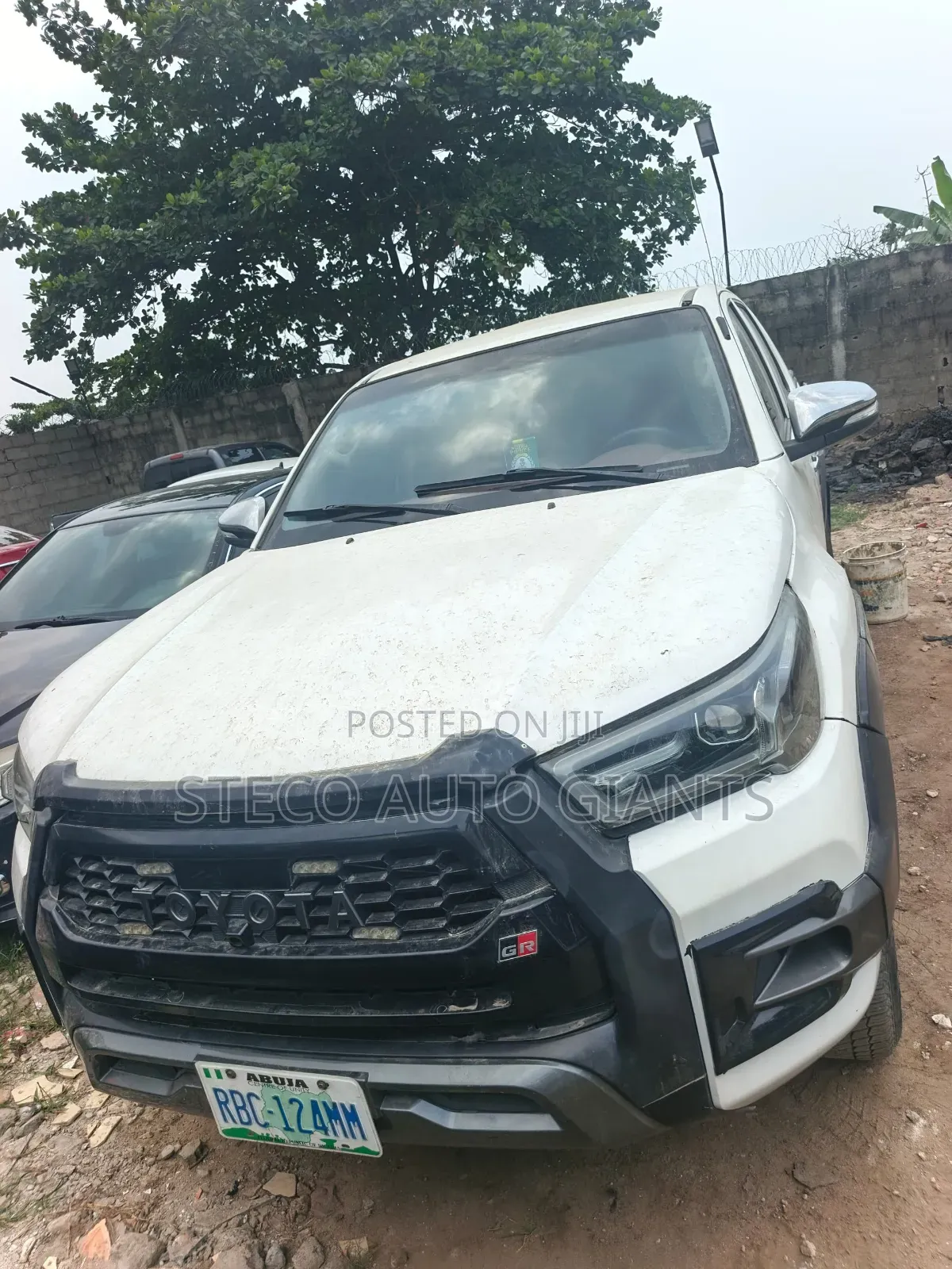 Toyota Hilux 2022 White