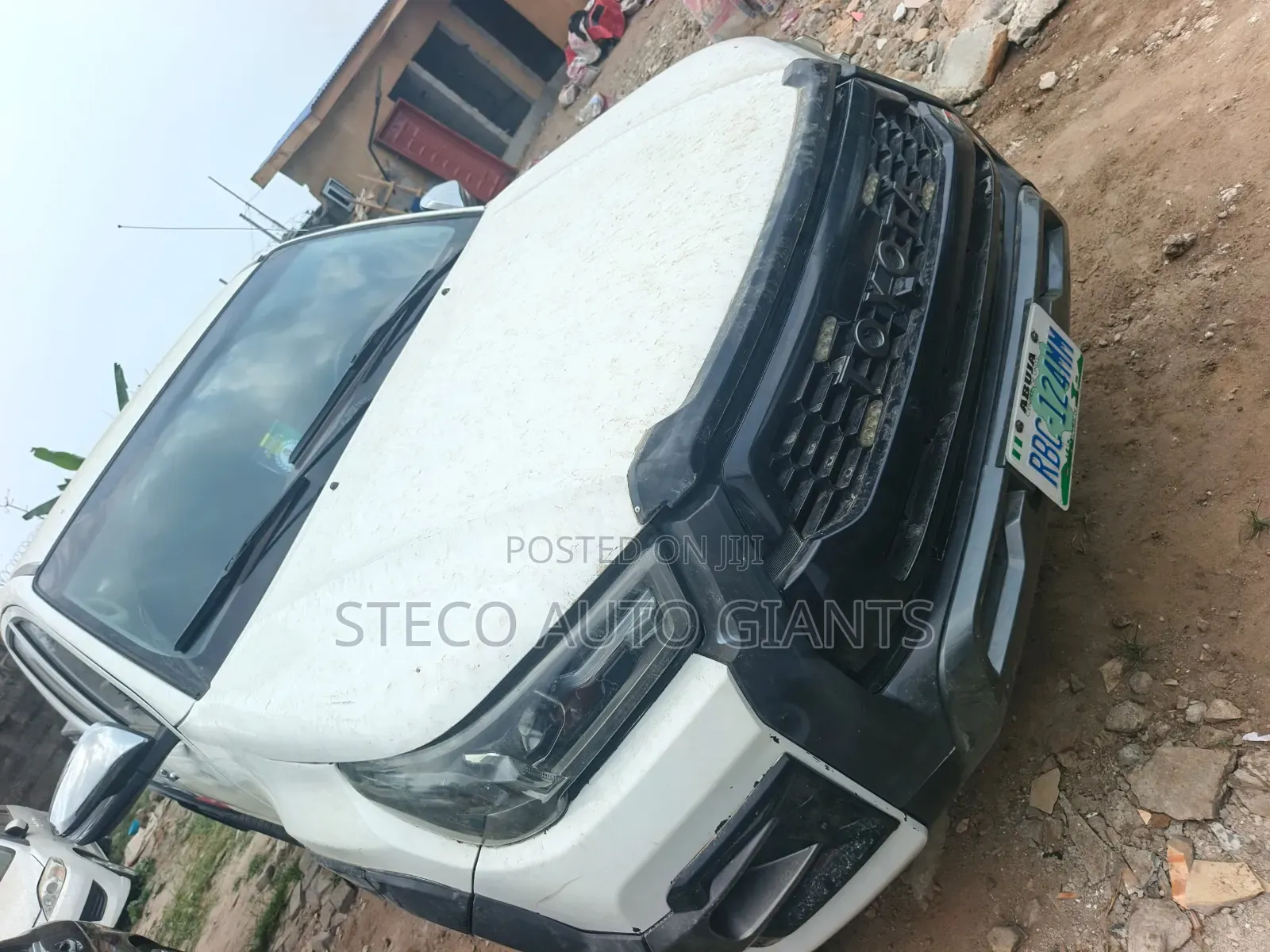 Toyota Hilux 2022 White