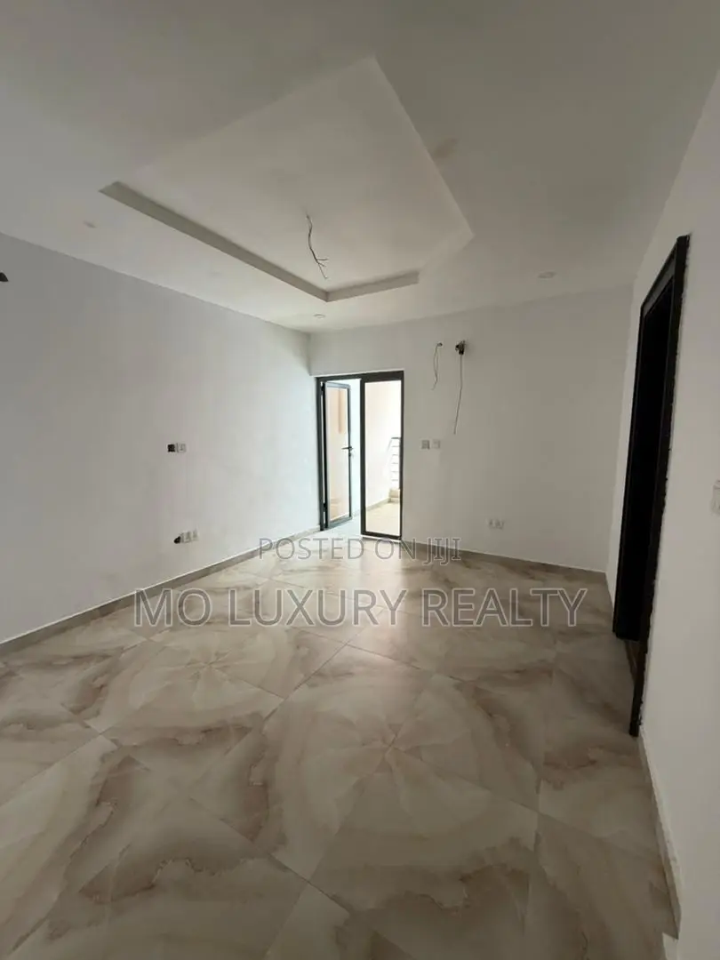 4bdrm Townhouse / Terrace in Ikate-Elegushi for rent