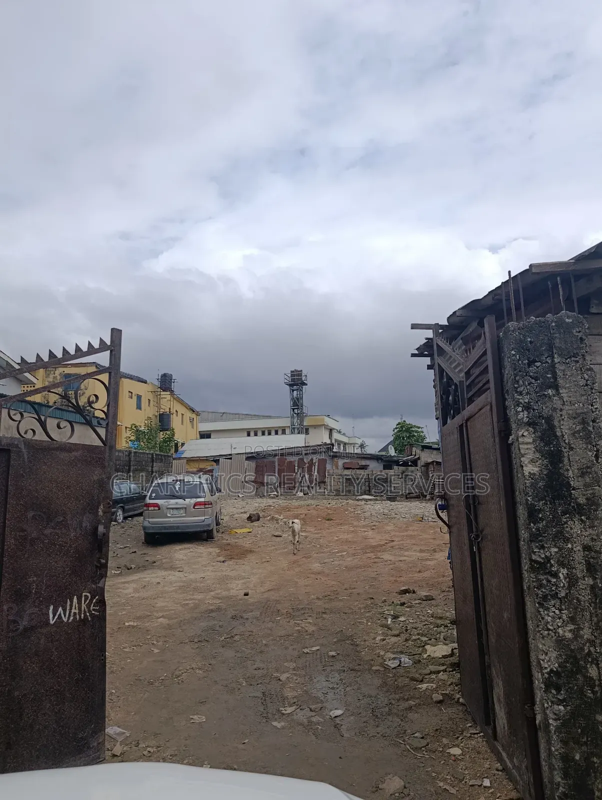 *Full Plot of Empty Land at Oyadiran Estate Sabo Yaba Lagos* .