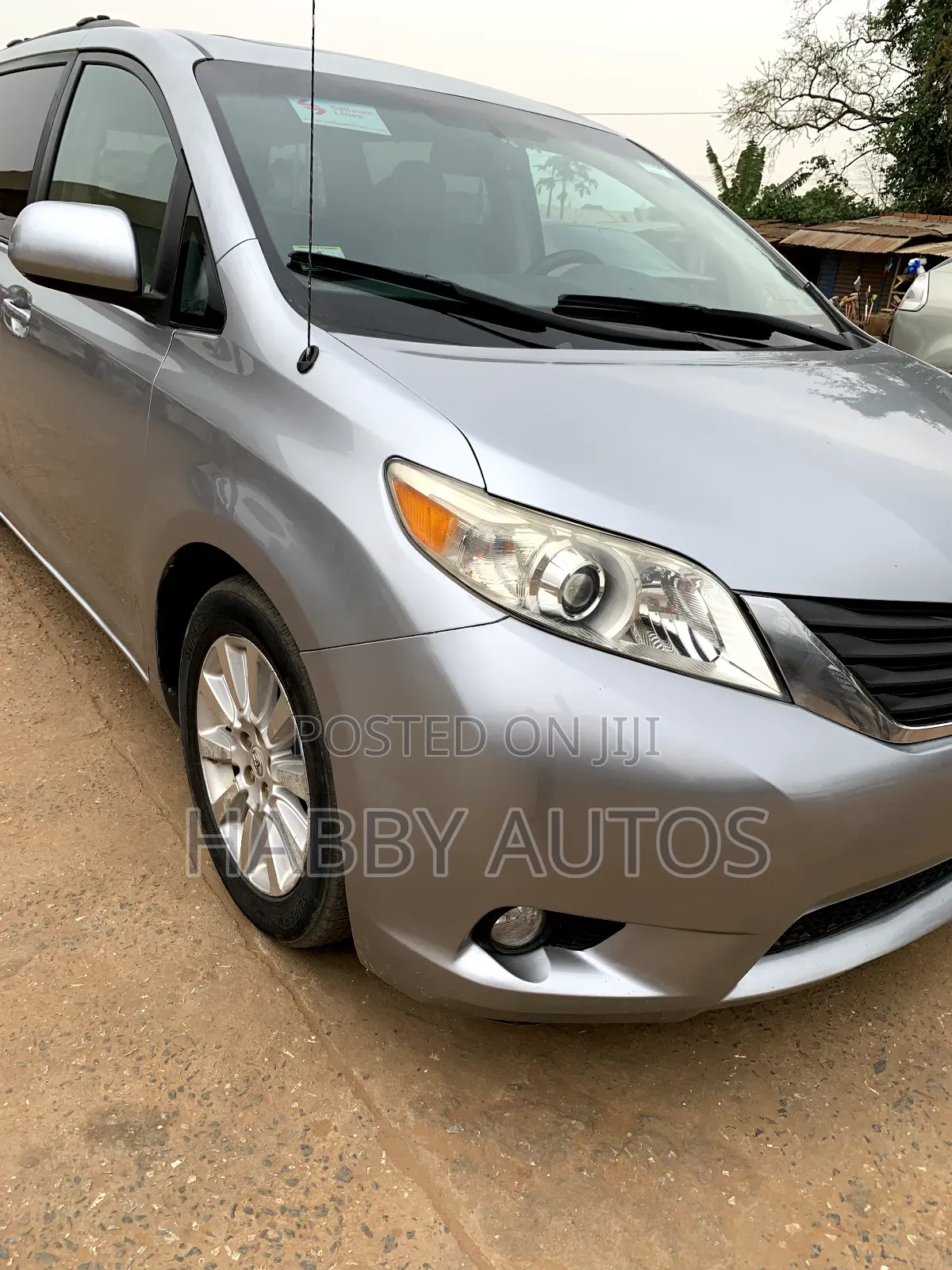 Toyota Sienna XLE 7 Passenger 2011 Silver