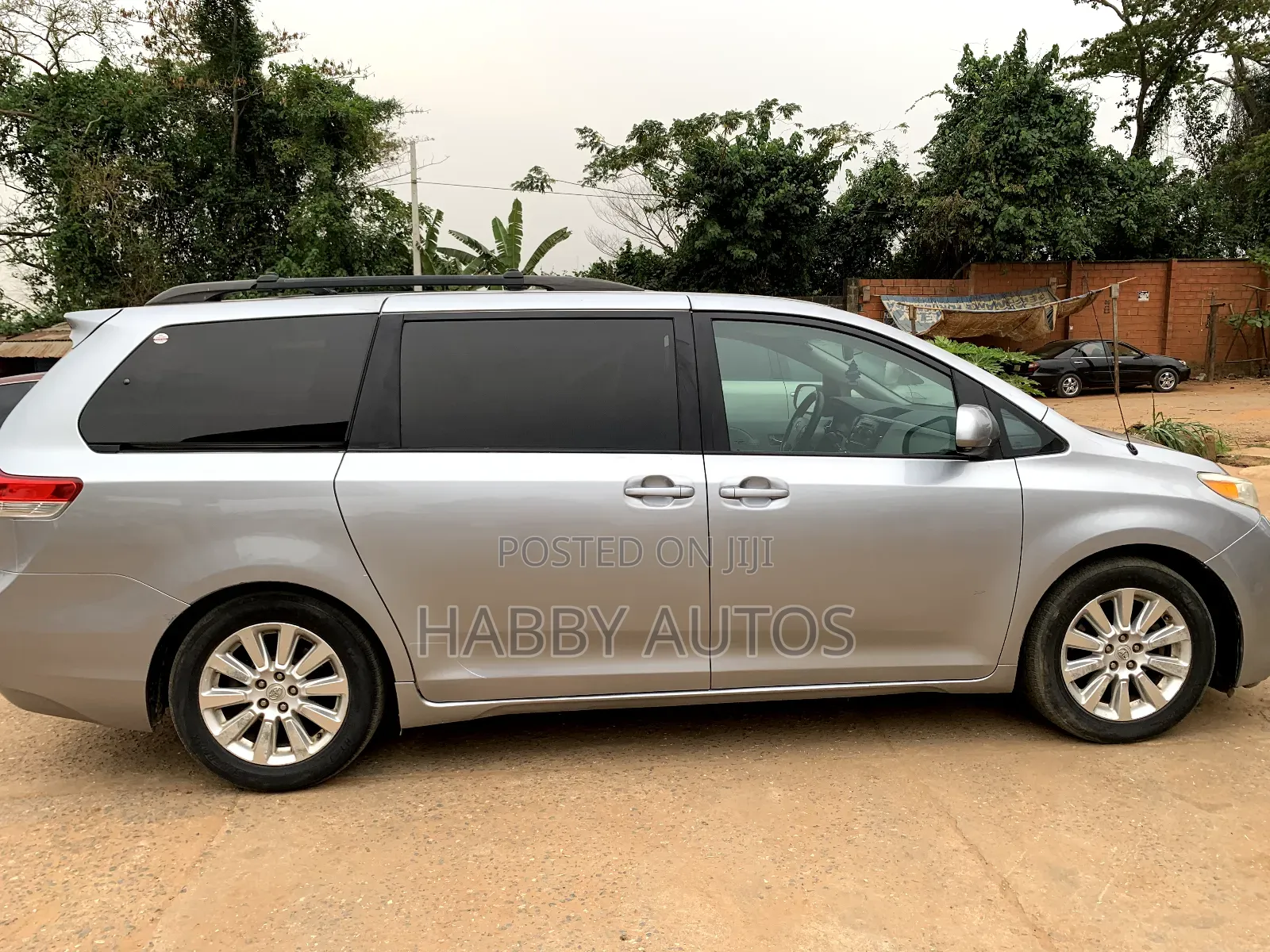 Toyota Sienna XLE 7 Passenger 2011 Silver