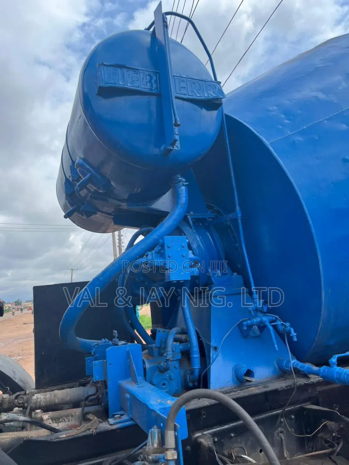 6 Cubic Meters Mercedes Mobile Concrete Mixer - Nigerian Use