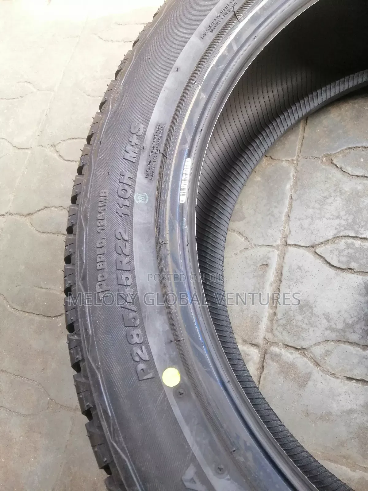 285/45r22 Brigestone Tyre
