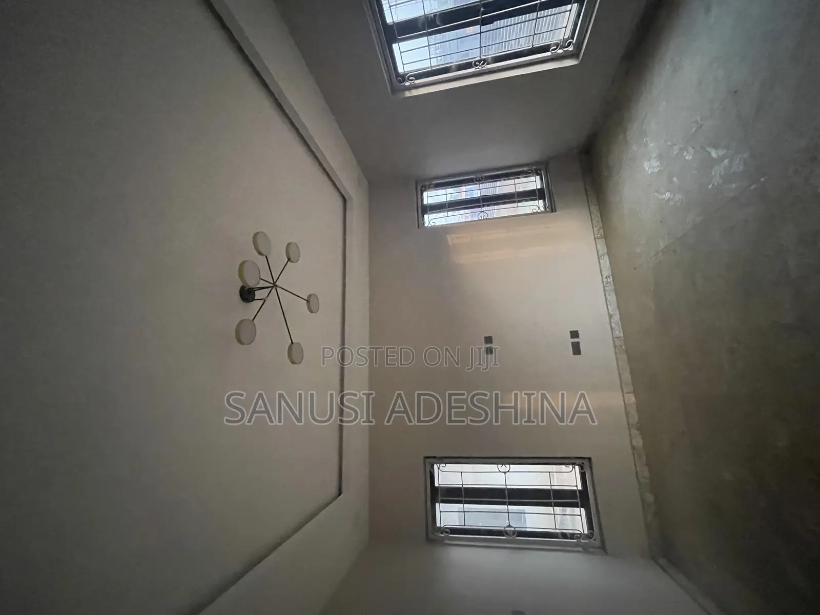5bdrm Duplex in Jahi Gilmore,Close for sale