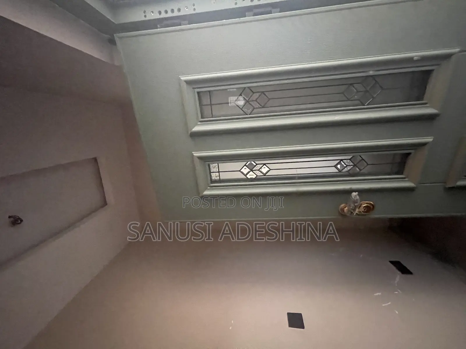 5bdrm Duplex in Jahi Gilmore,Close for sale