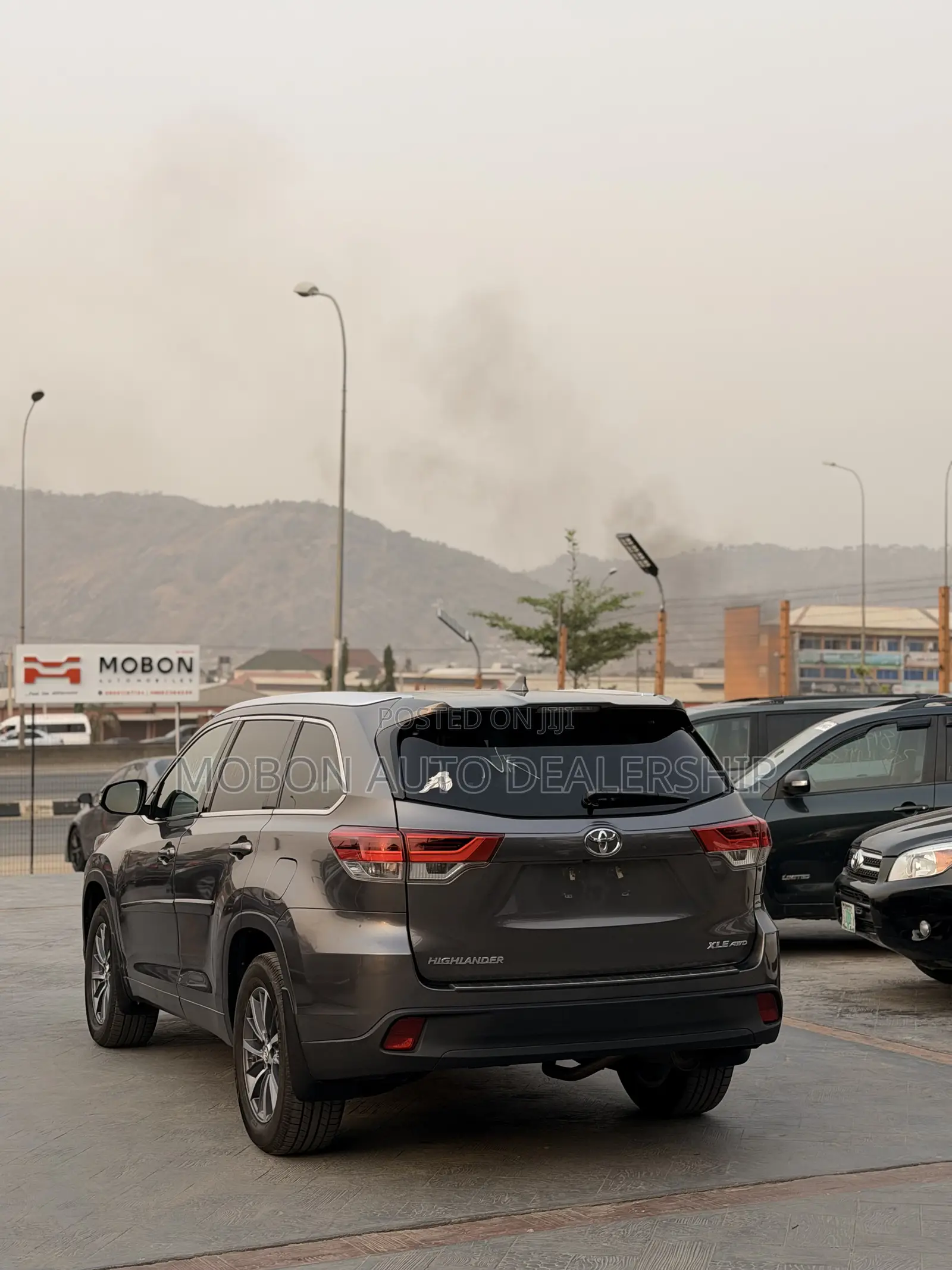 Toyota Highlander XLE 4x4 V6 (3.5L 6cyl 8A) 2018