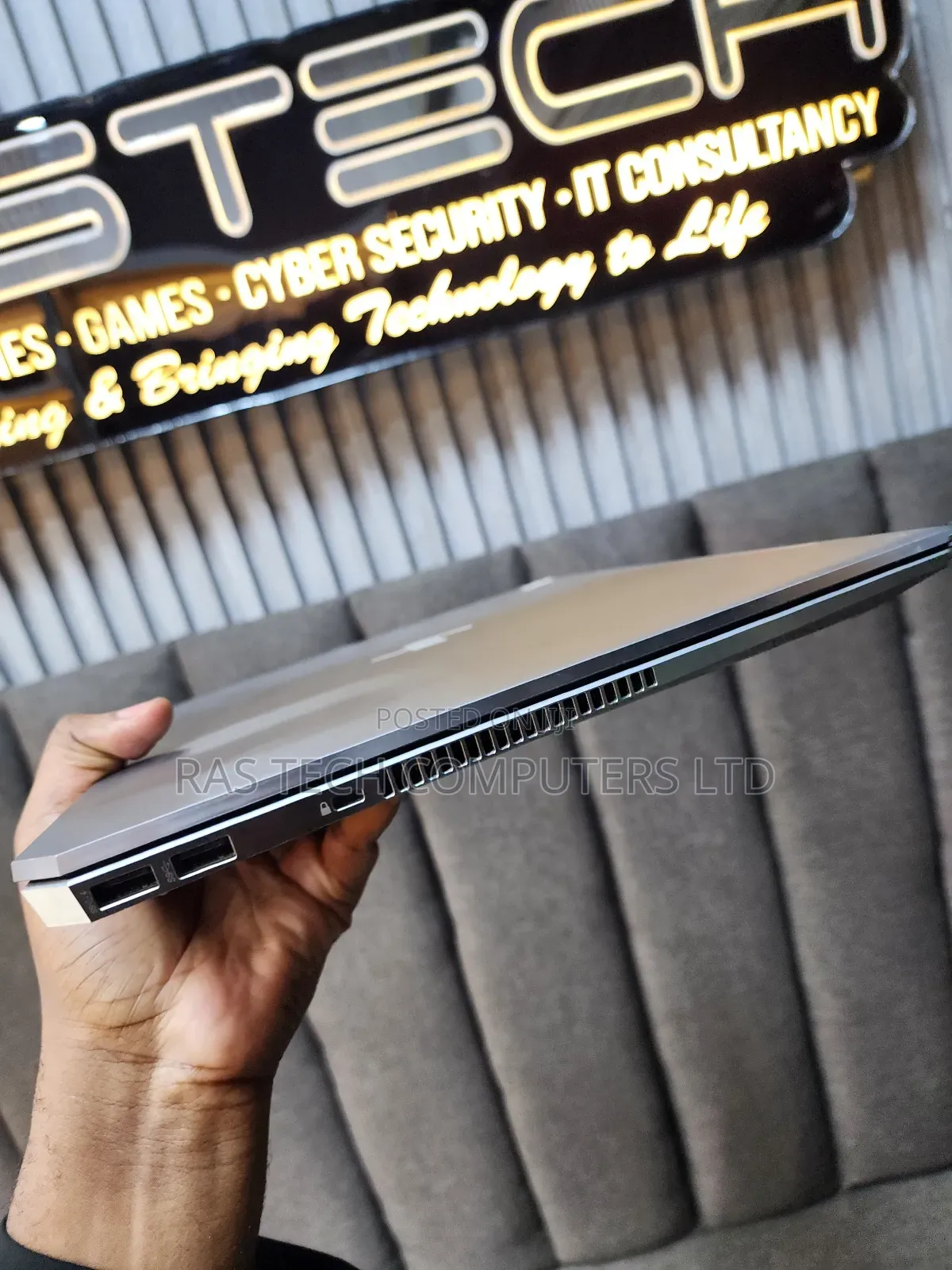 Laptop HP ZBook Studio G5 32GB Intel Xeon SSHD (Hybrid) 512GB