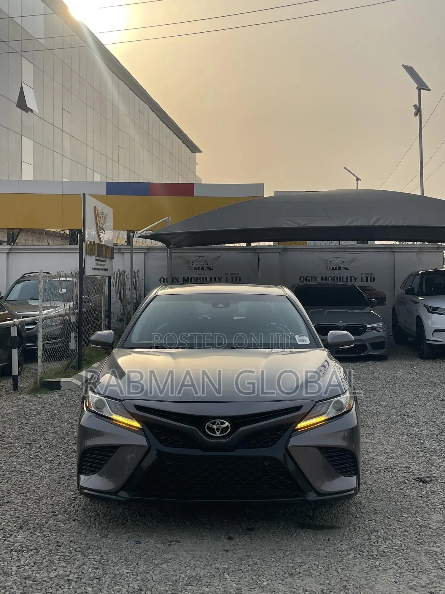 Toyota Camry XSE FWD (2.5L 4cyl 8AM) 2018 Gray