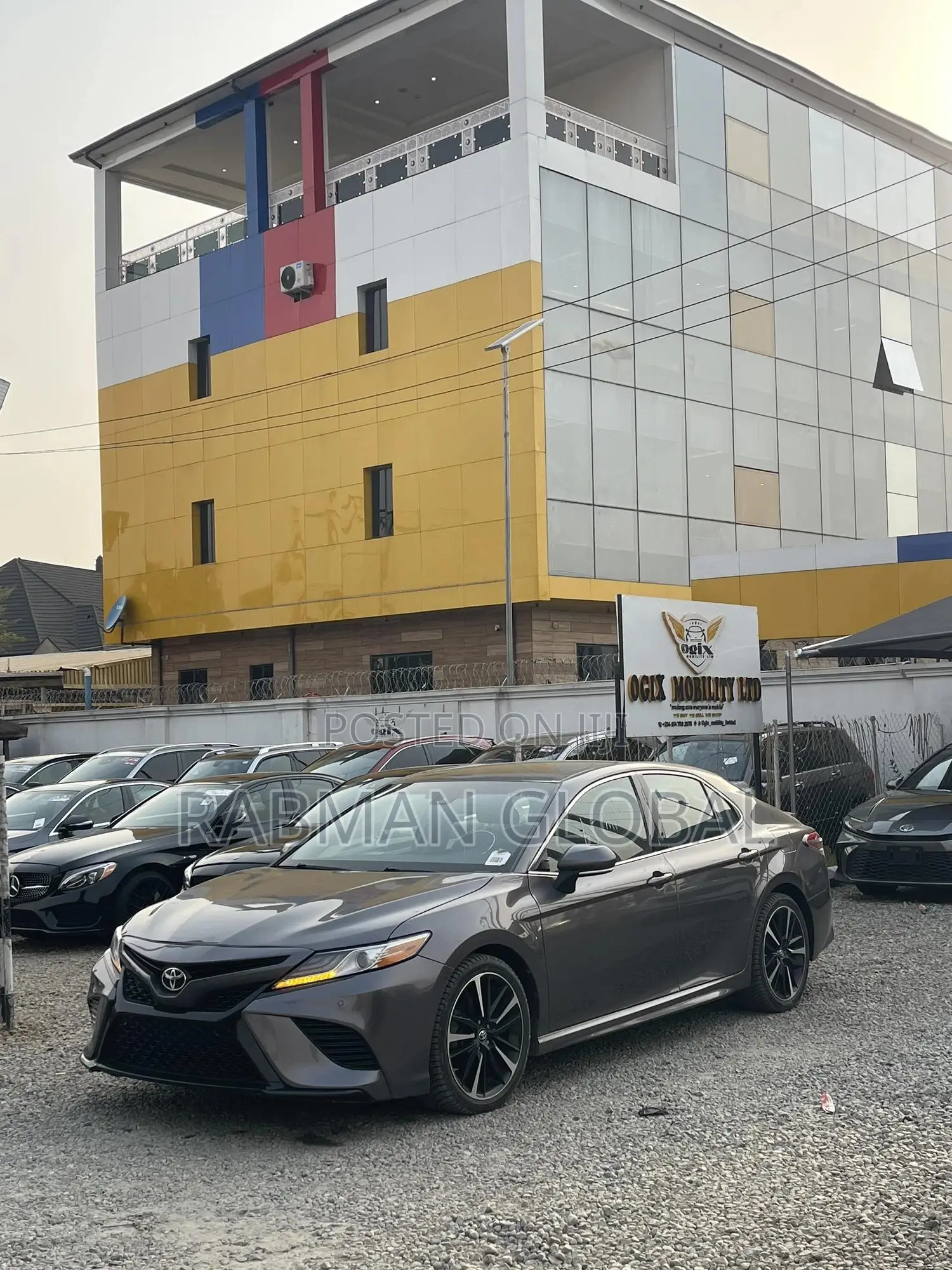 Toyota Camry XSE FWD (2.5L 4cyl 8AM) 2018 Gray