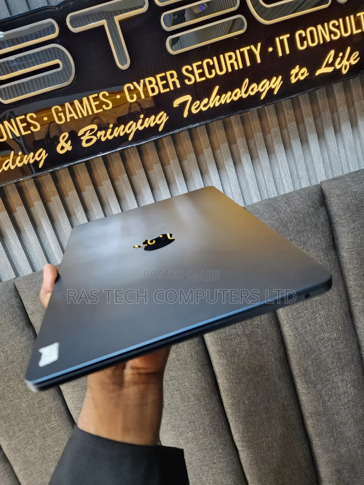 Laptop Apple MacBook Air 2022 M2 8GB Apple M2 SSD 256GB