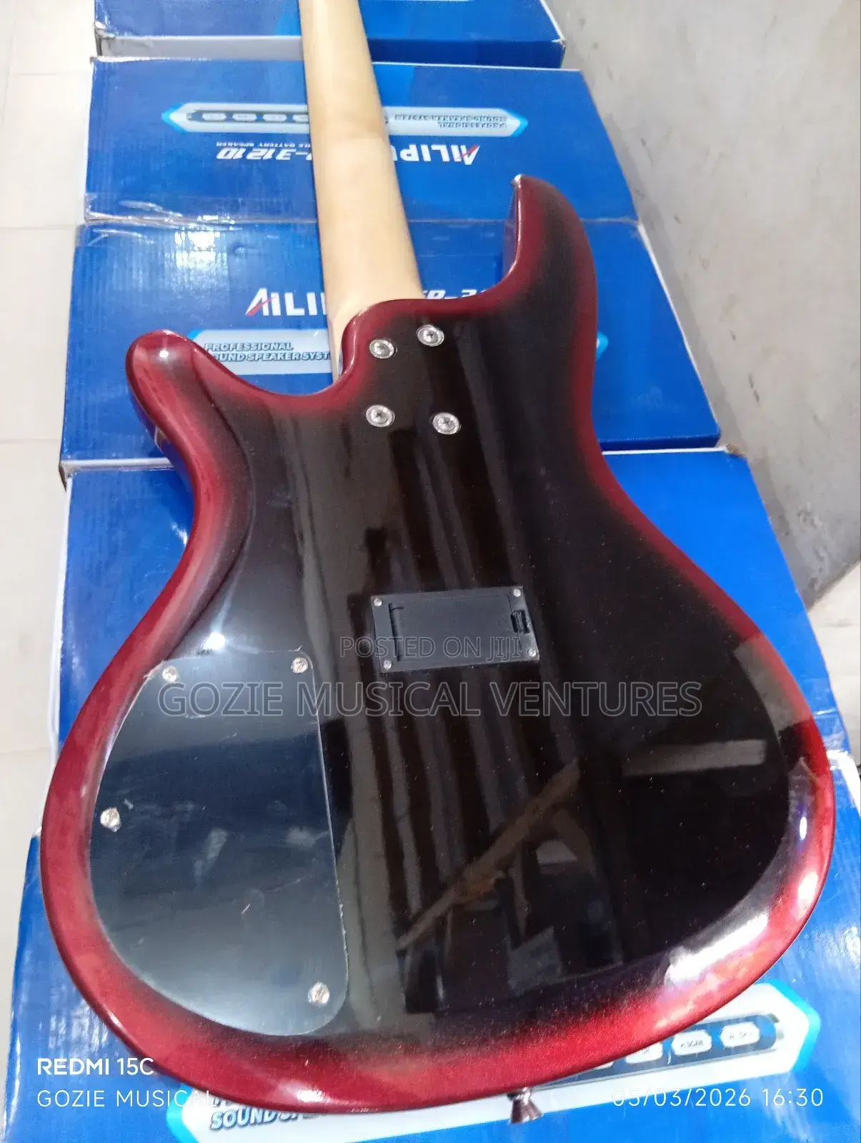 Ibanez Sr Standard Sr305e Five String Electric Bass Guitar