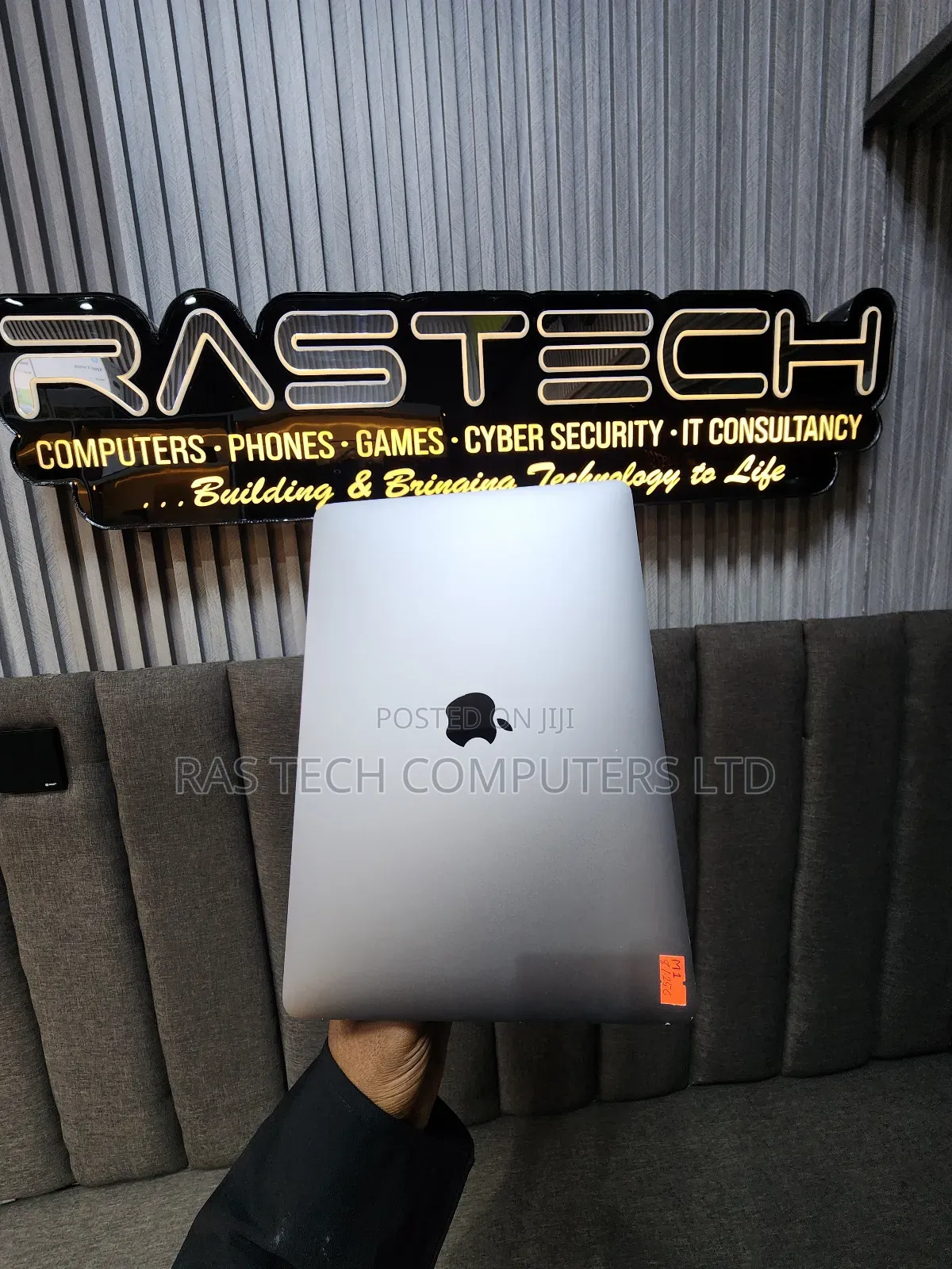 Laptop Apple MacBook Pro 2020 M1 8GB Apple M1 SSD 256GB
