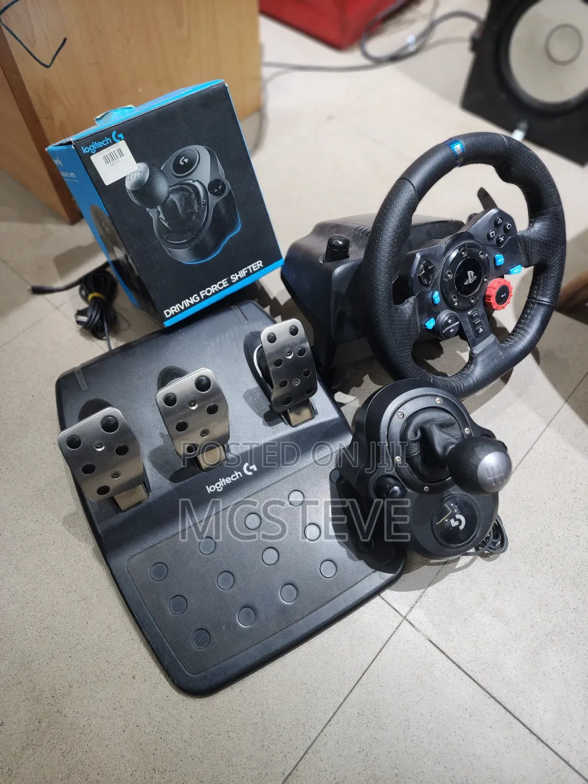 Logitech G29 Driving Force Wheel With Driving Force Shift Gear