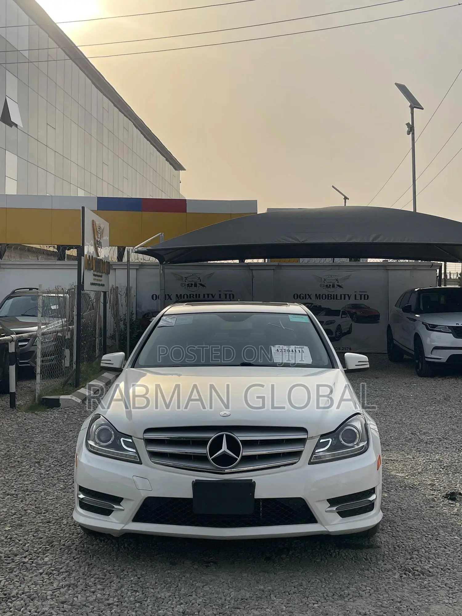 Mercedes-Benz C300 Sport 4Matic Sedan AWD (3.5L 6cyl 7A) 2014 White