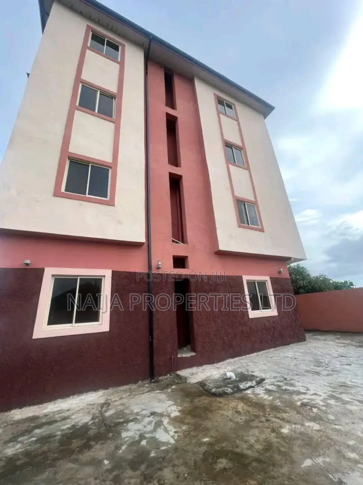 3bdrm Block of Flats in Abijo Gra for sale