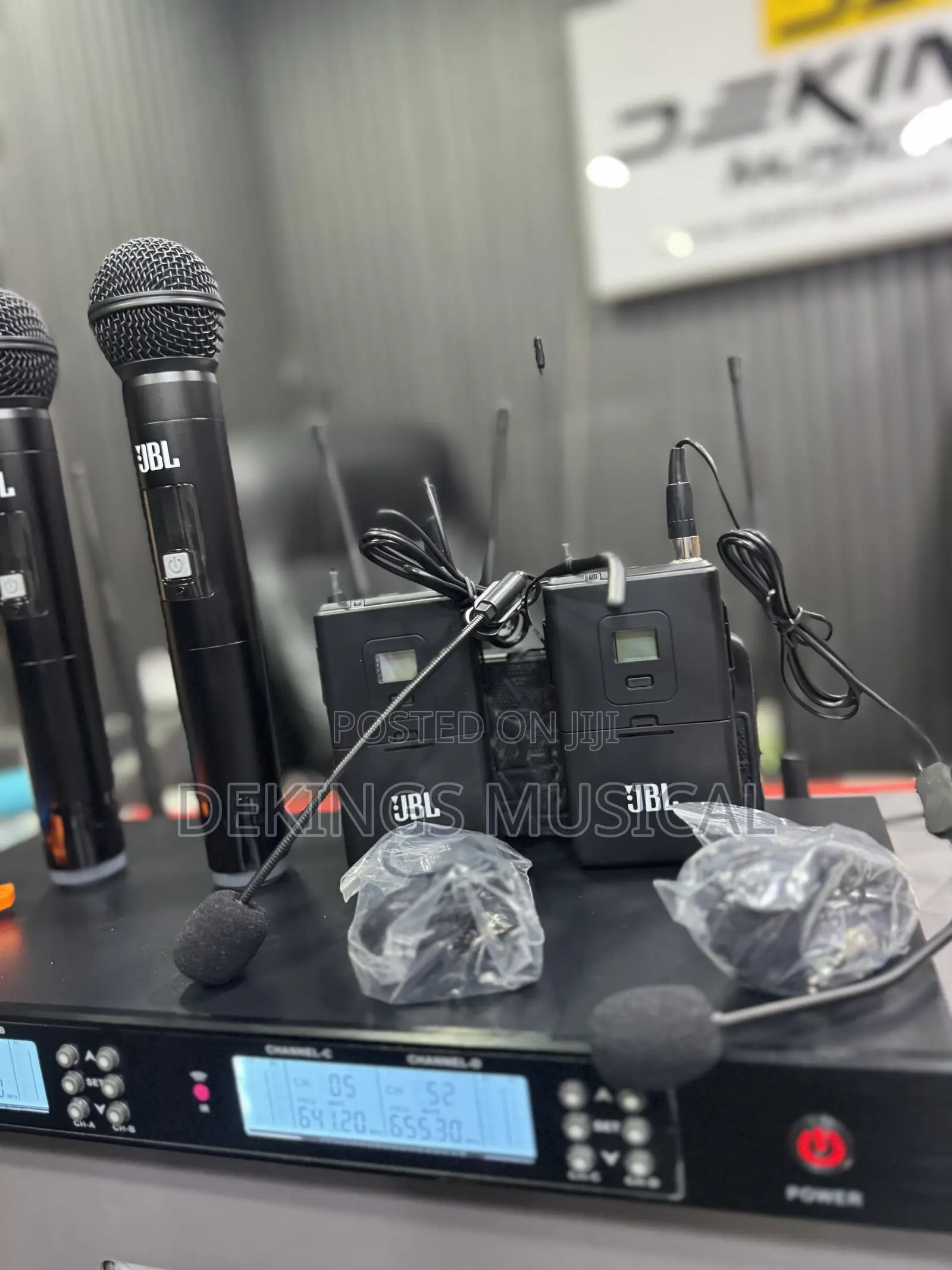 JBL Vm-9900 2-Handheld Wireless Microphone 2-Transmitters Lapel Mic