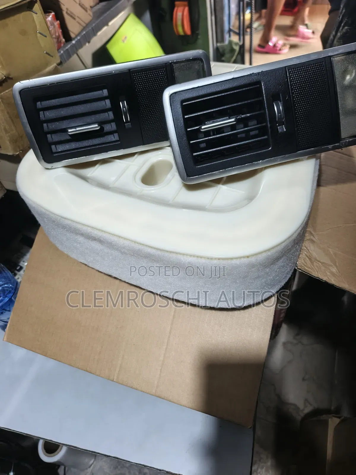 High Quality Certified Rear Roof Ac Vent Range Rover Vogue 2015-2022