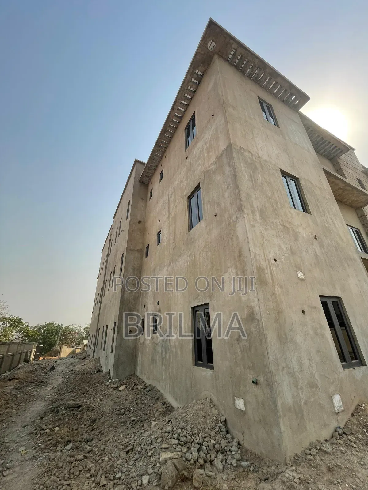 3bdrm Block of Flats in Mabushi for sale