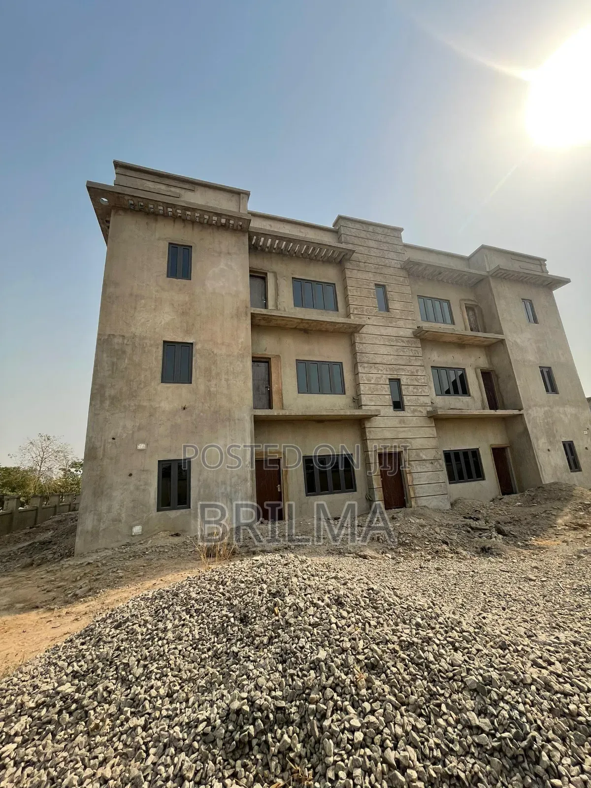 3bdrm Block of Flats in Mabushi for sale