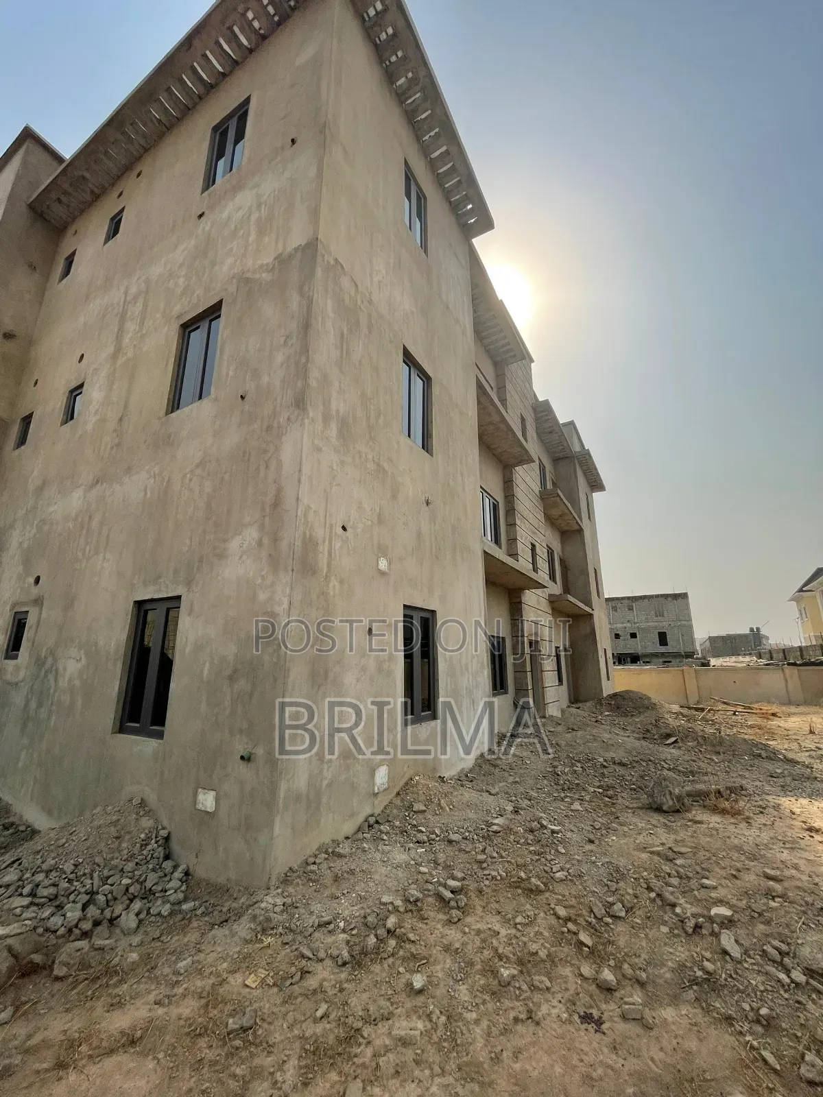 3bdrm Block of Flats in Mabushi for sale