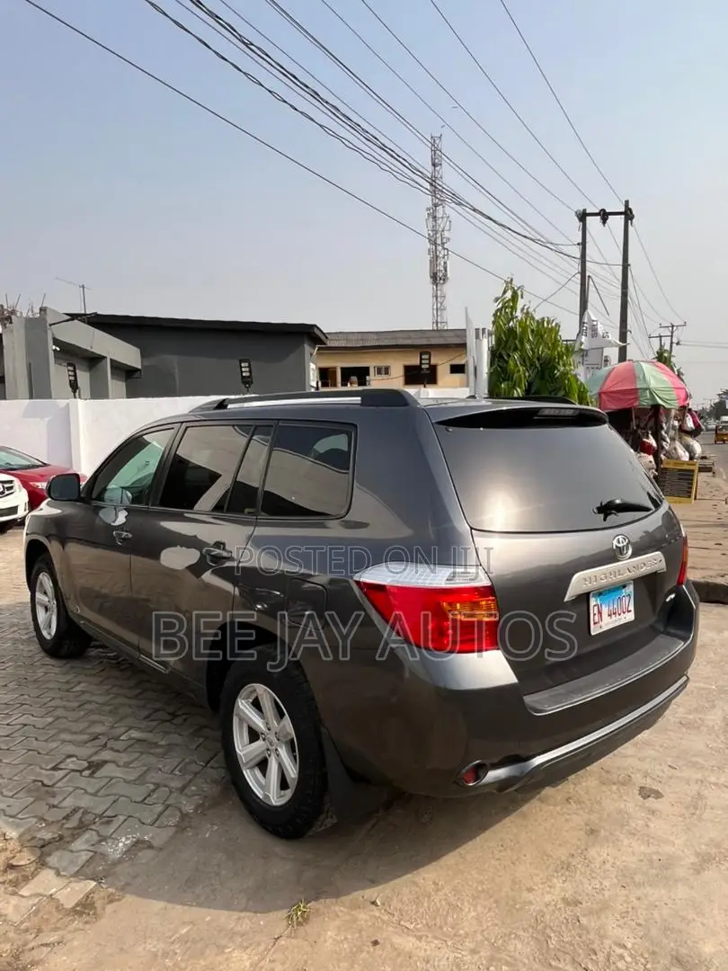 Toyota Highlander 2010 Gray