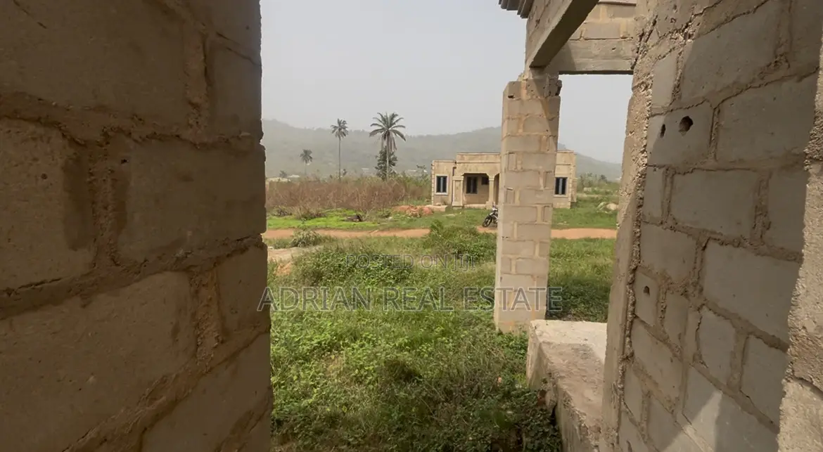 4bdrm Bungalow in Fadahunsi Estate, Ilesa for sale