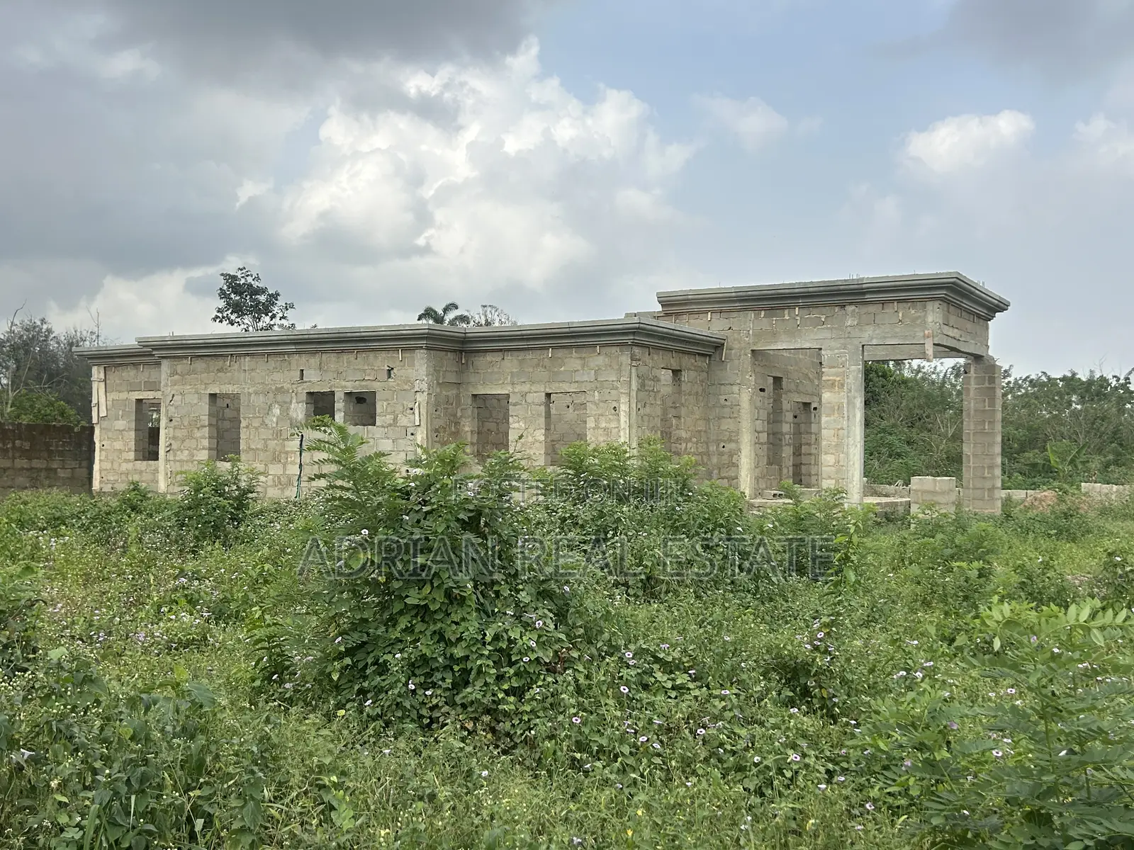 4bdrm Bungalow in Fadahunsi Estate, Ilesa for sale